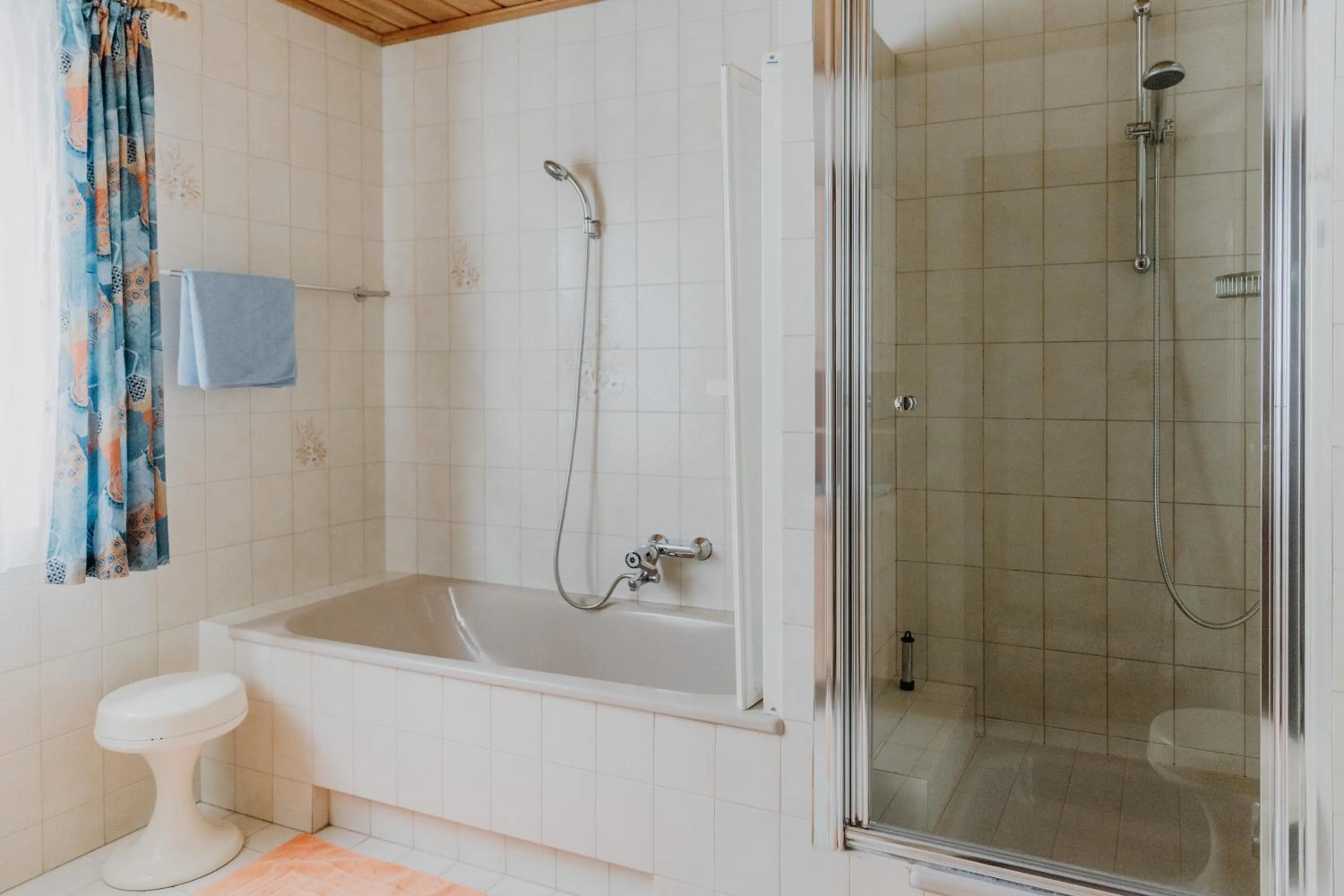 Shower in Ferienwohnung Inge Gapp