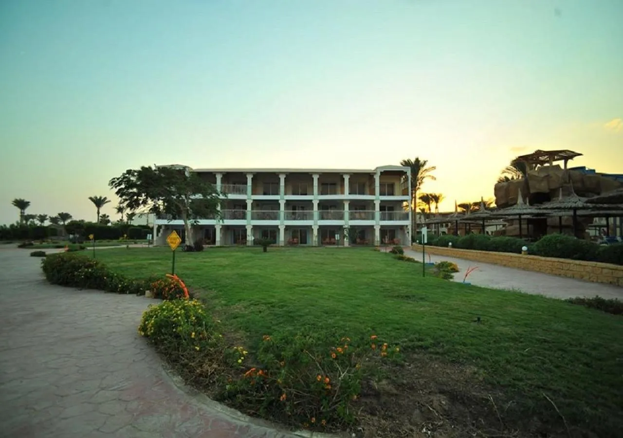 Sea Beach Edge By Rotana