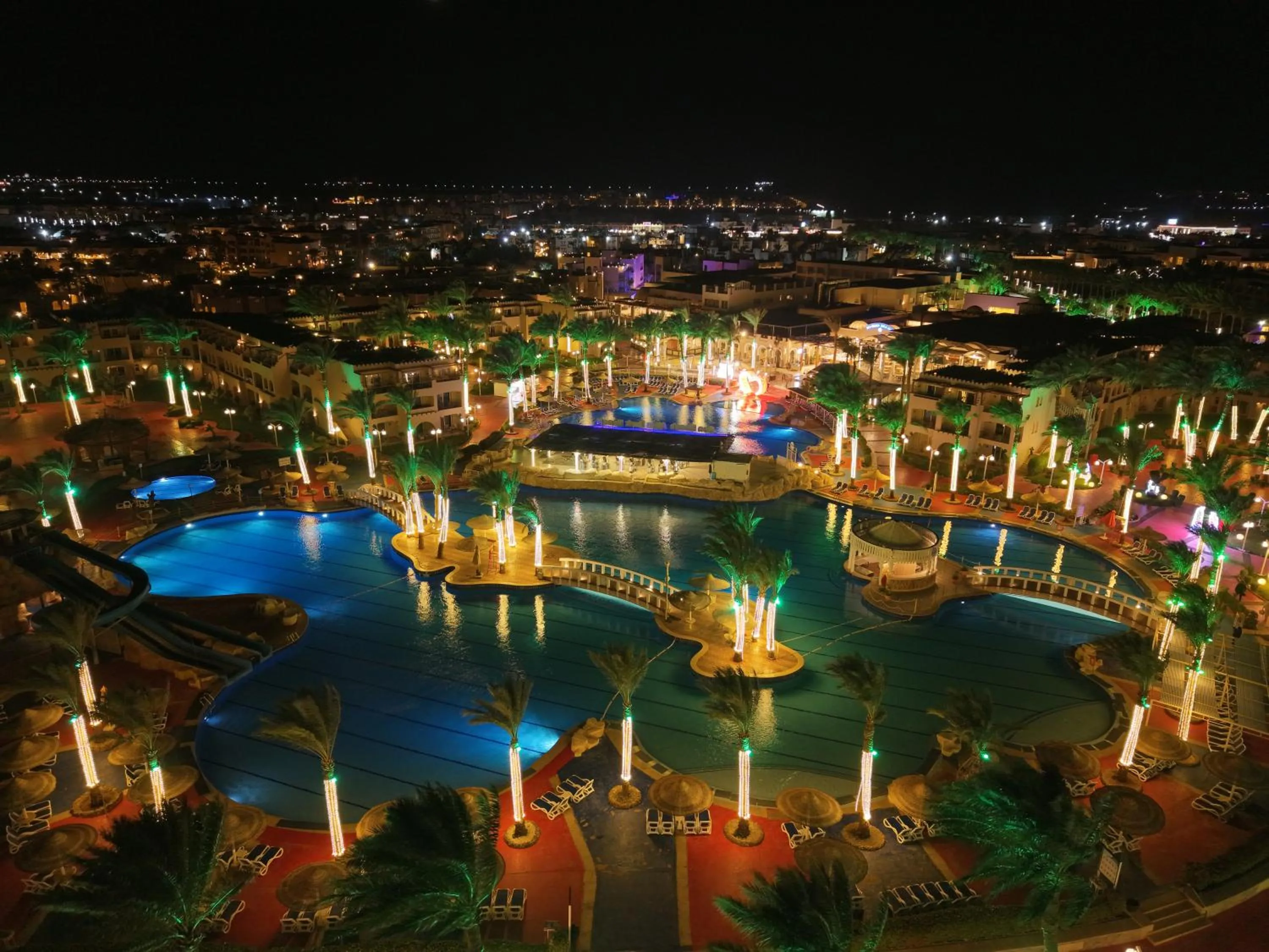 Sea Beach Edge By Rotana