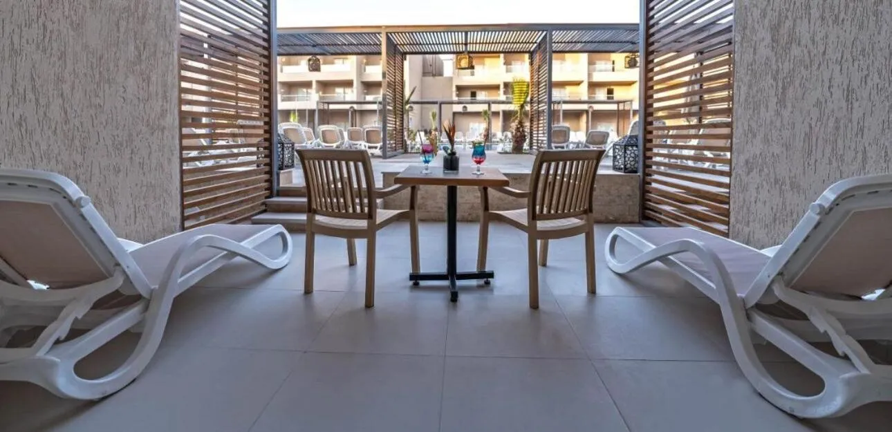 Sea Beach Edge By Rotana