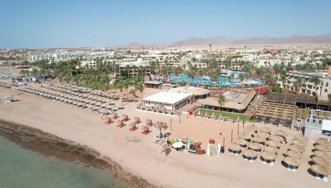 Beach in Sea Beach Edge By Rotana