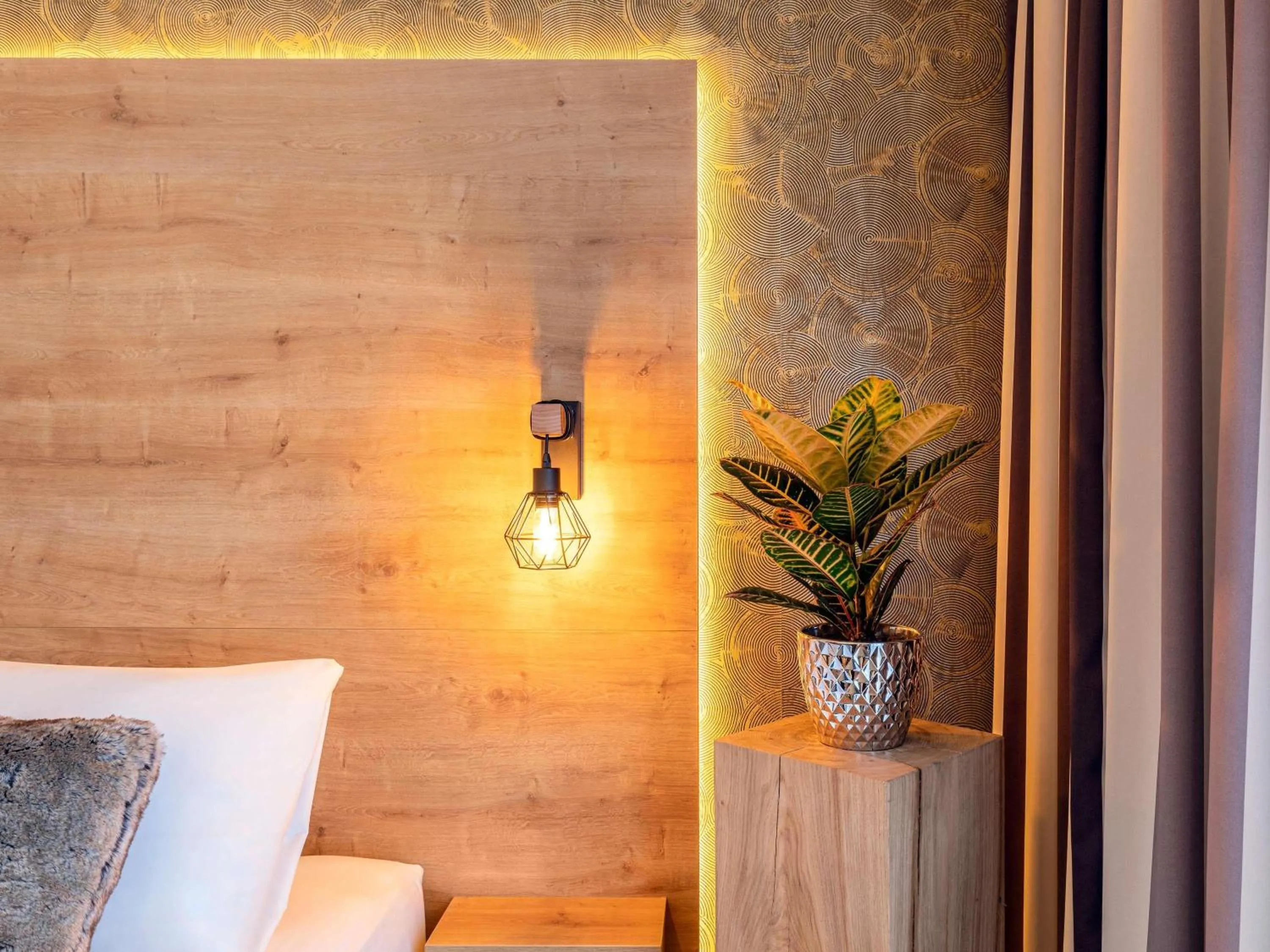 Bedroom, Bed in Mercure Hotel Bad Oeynhausen City