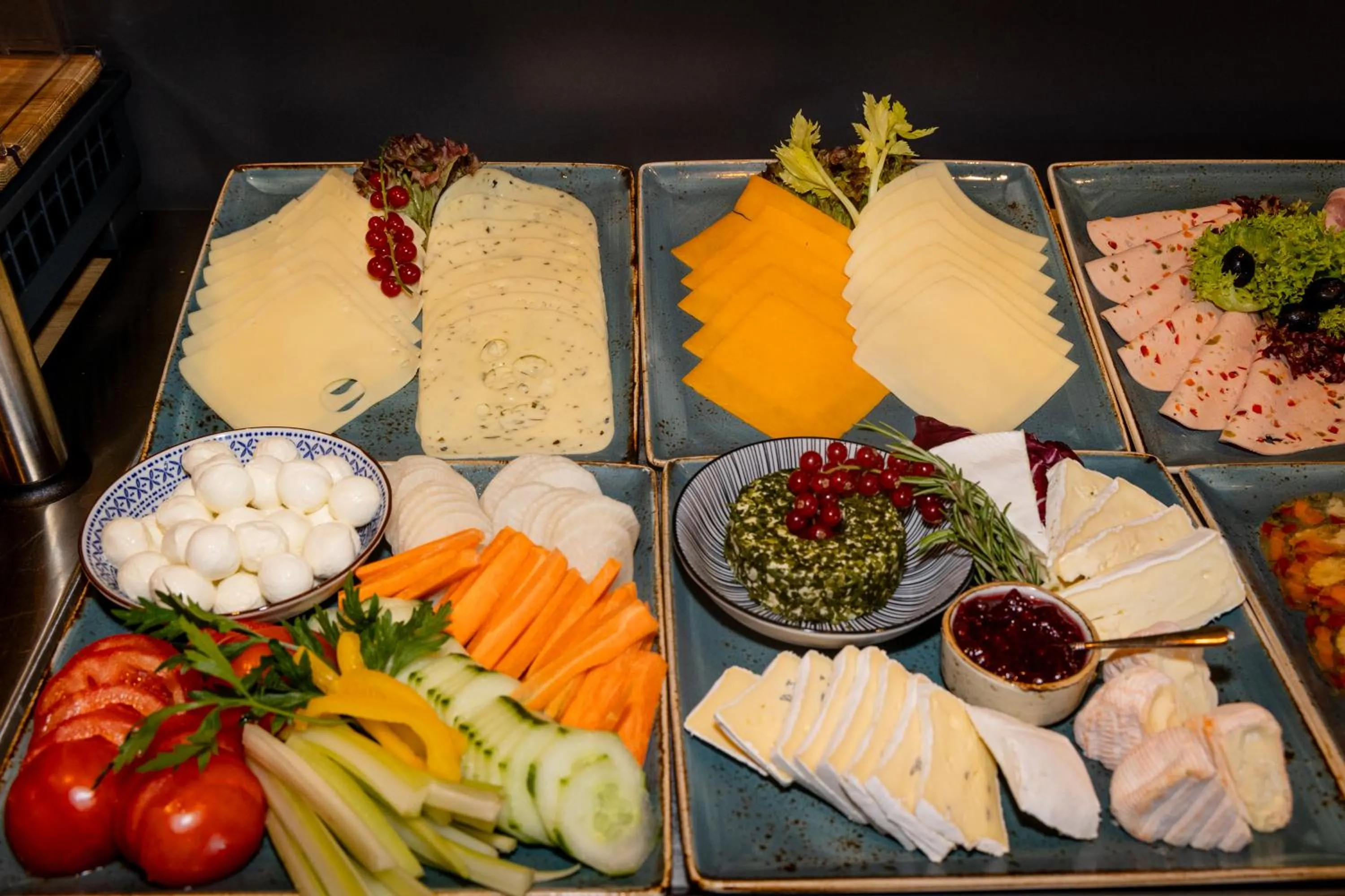 Buffet breakfast in Mercure Hotel Bad Oeynhausen City