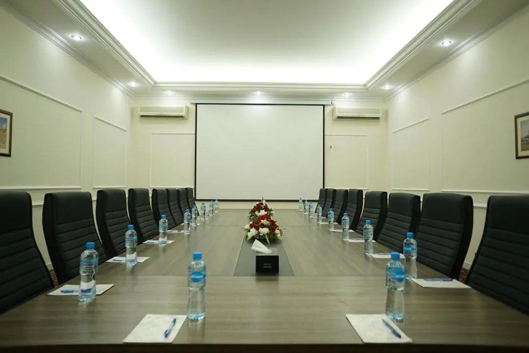 Business facilities in Etihad Club by Faletti's Hotel