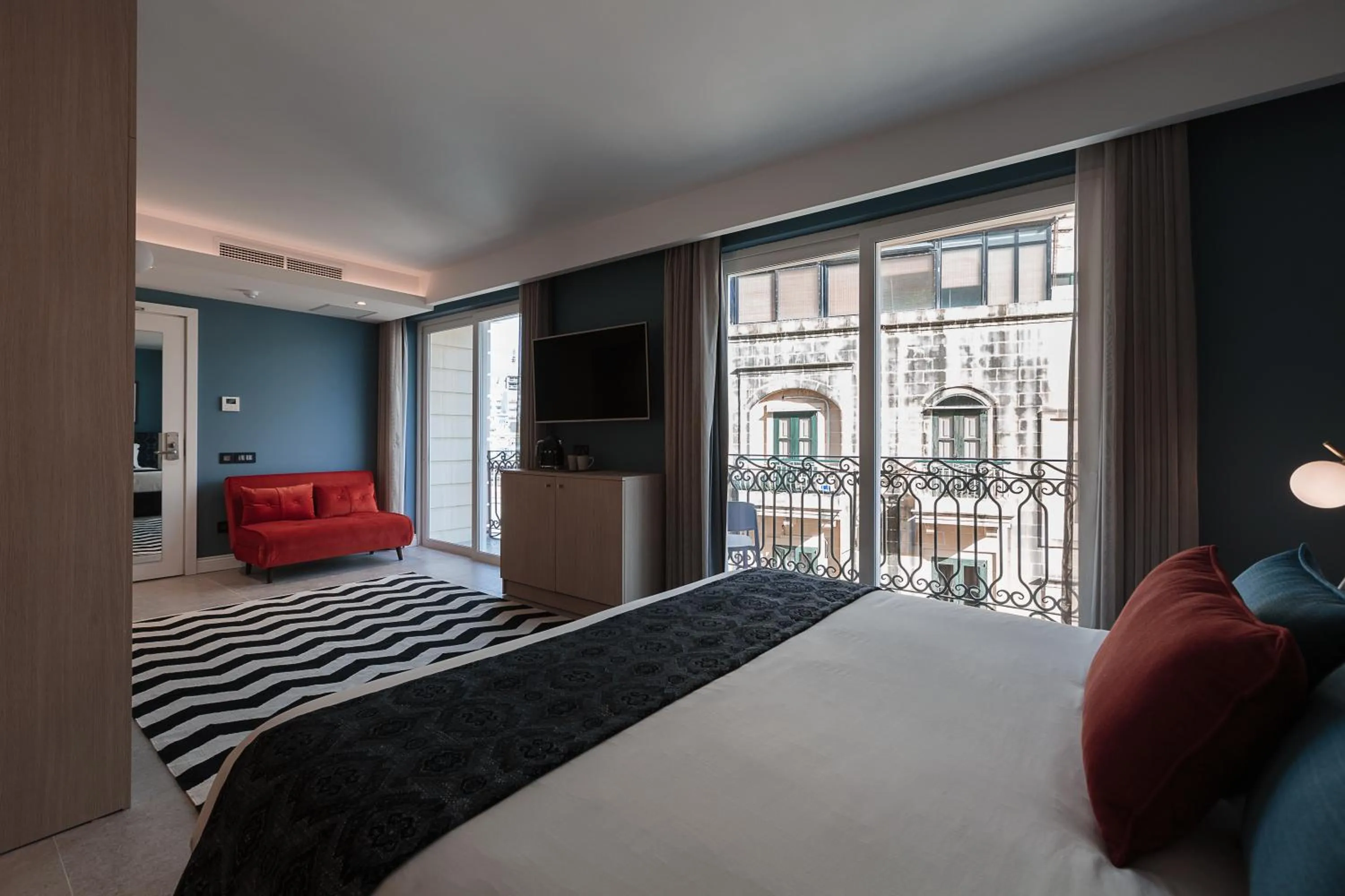 Bedroom, Bed in 123 MAINSTREET boutique hotel