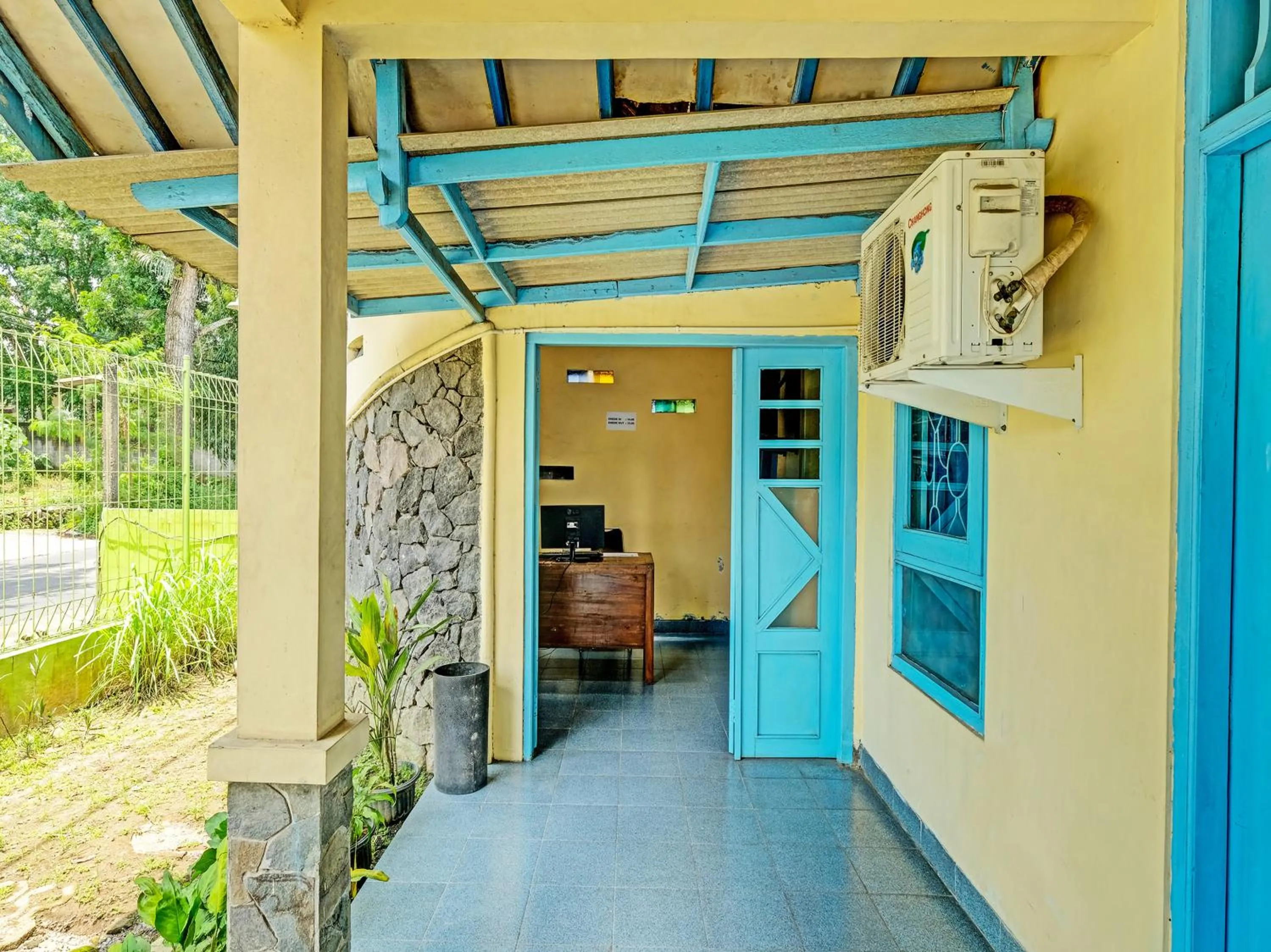 Lobby or reception in Hotel O Omah Jm