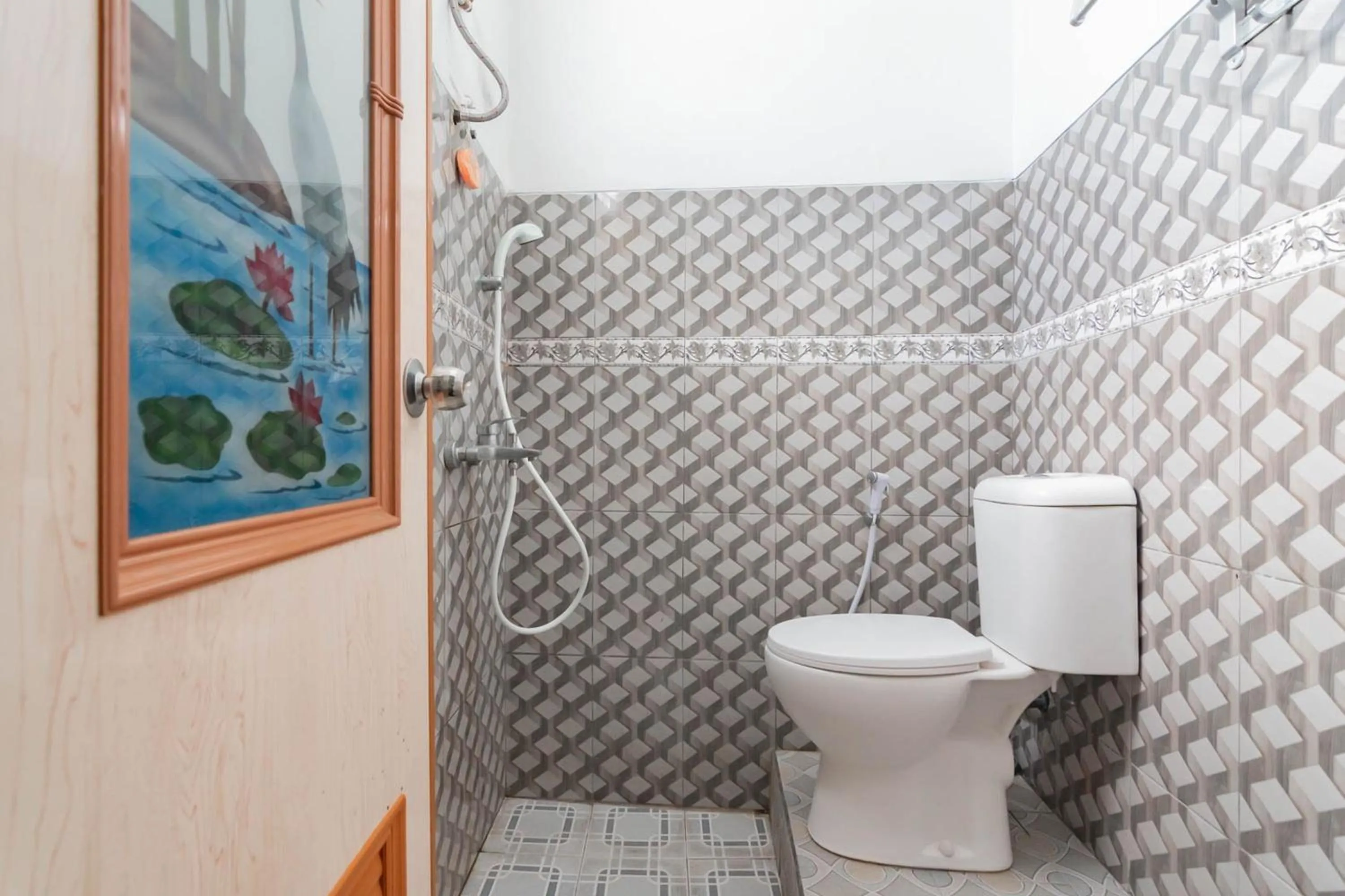 Bathroom in Erika Homestay Lembang Mitra RedDoorz