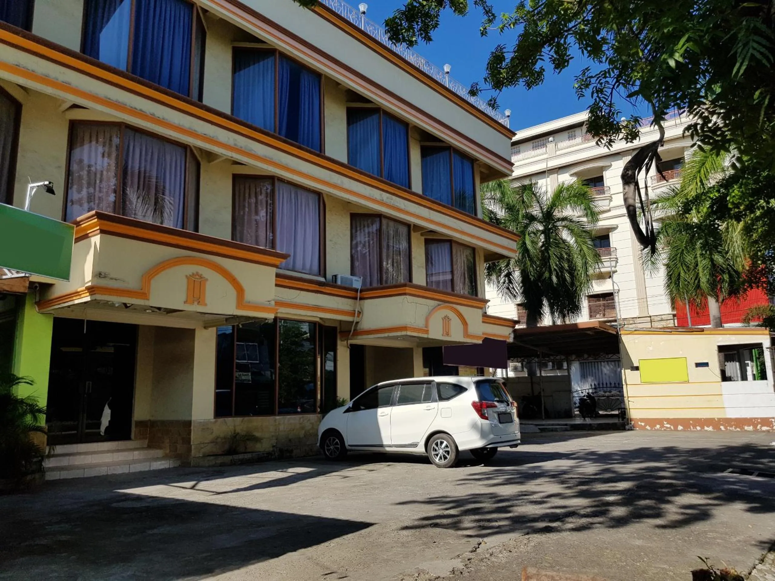 Facade/entrance in Hotel O Istana