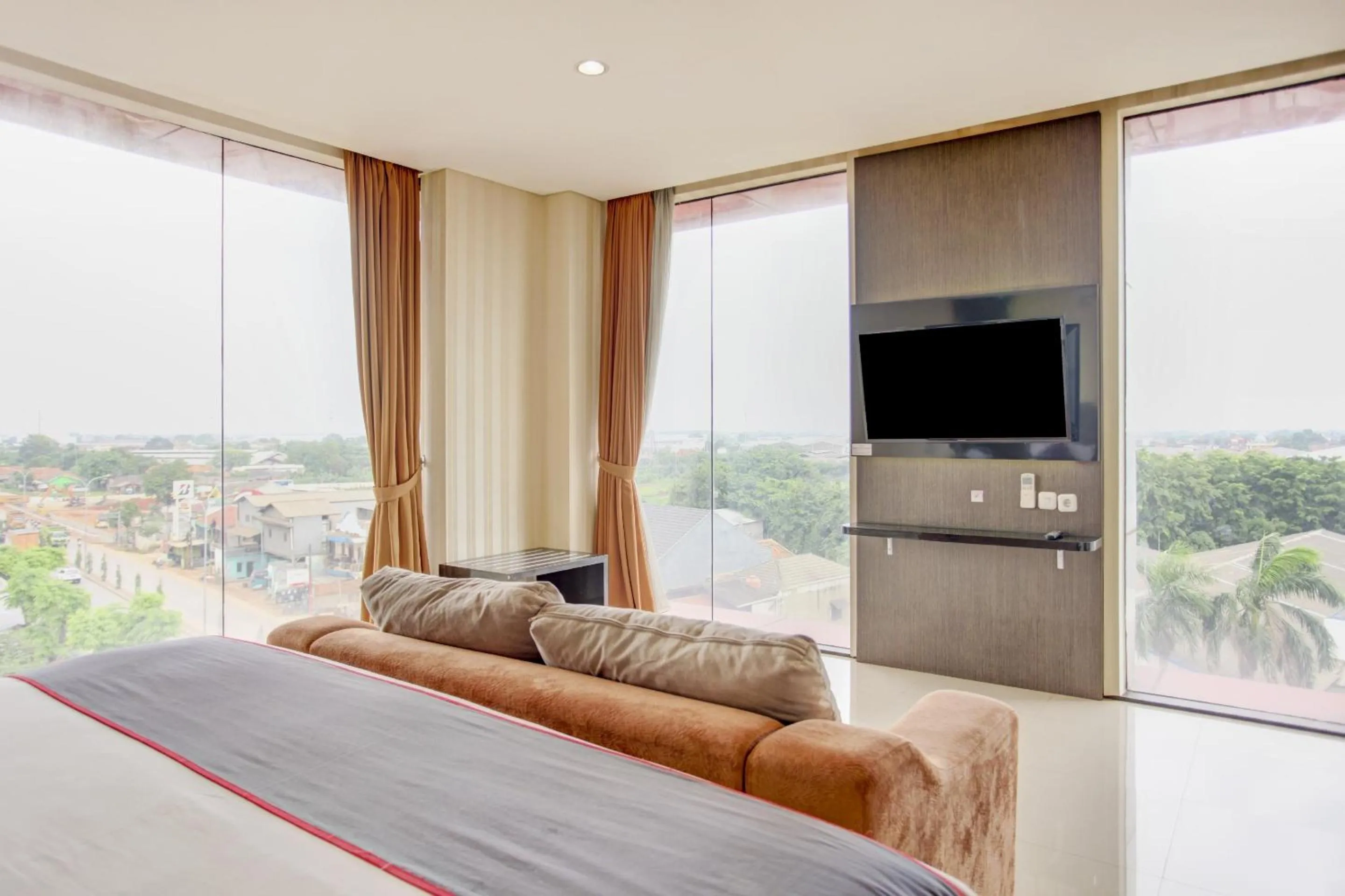 Photo of the whole room, Bed in Collection O Hotel Igloo