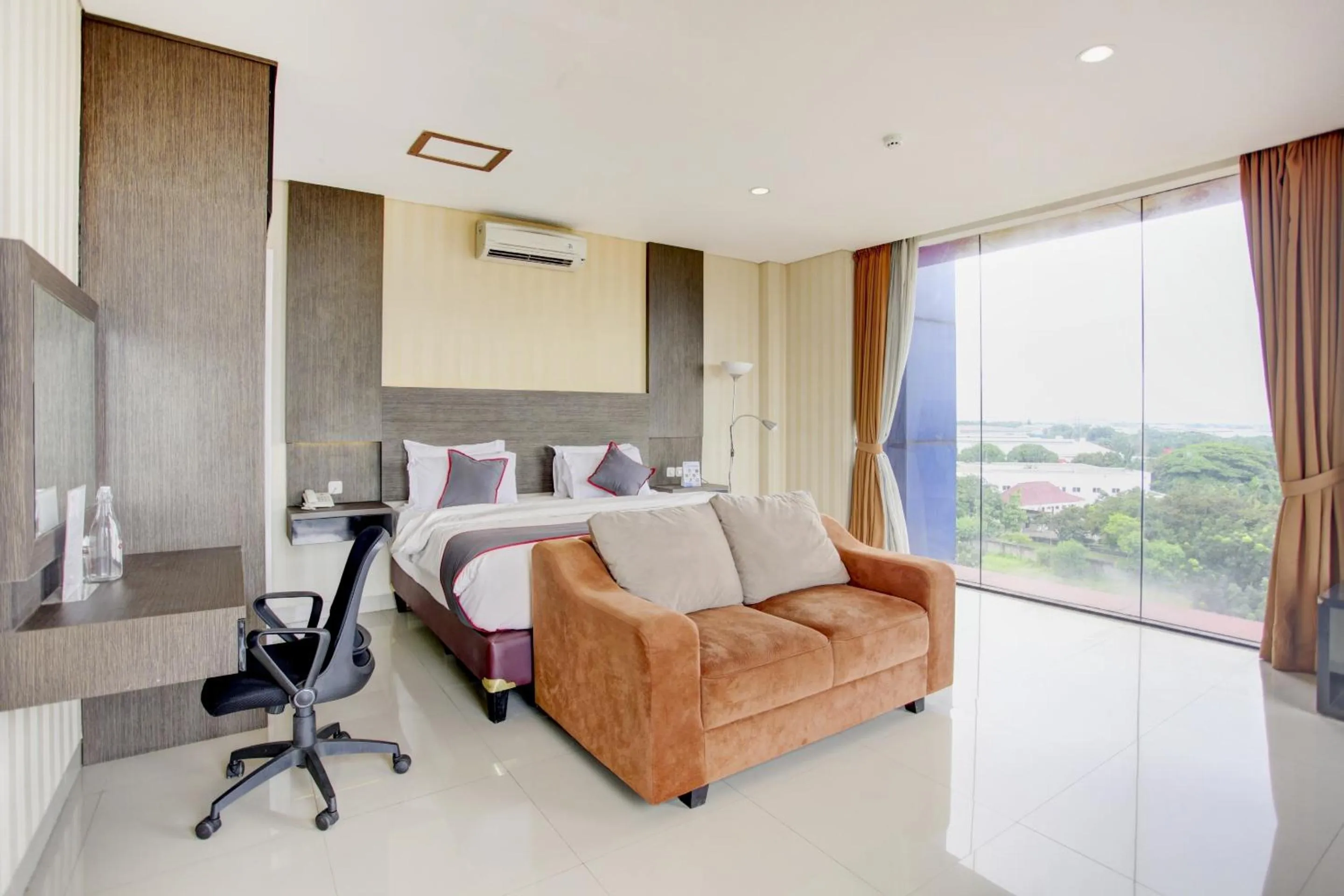 Photo of the whole room, Bed in Collection O Hotel Igloo