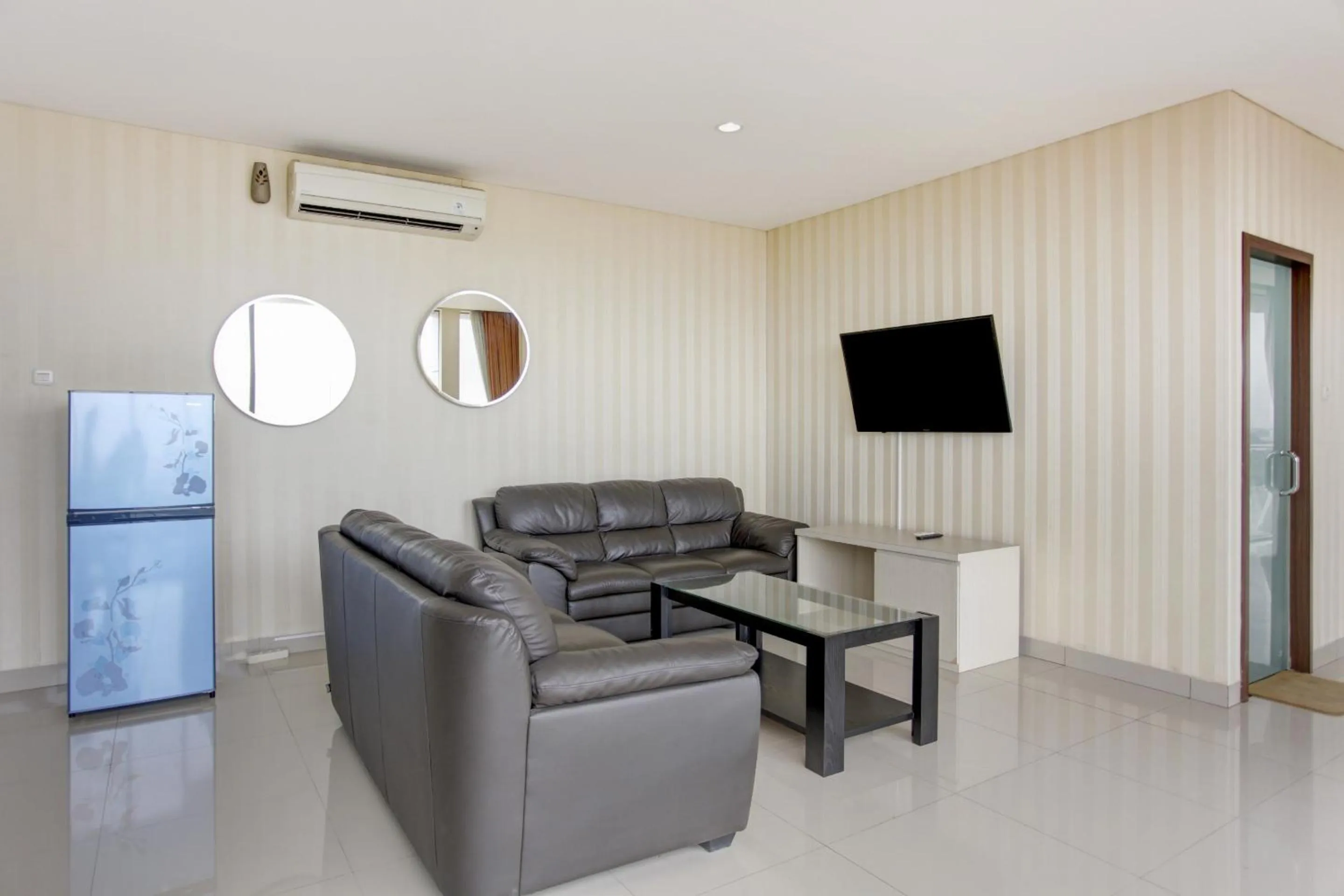 TV and multimedia in Collection O Hotel Igloo