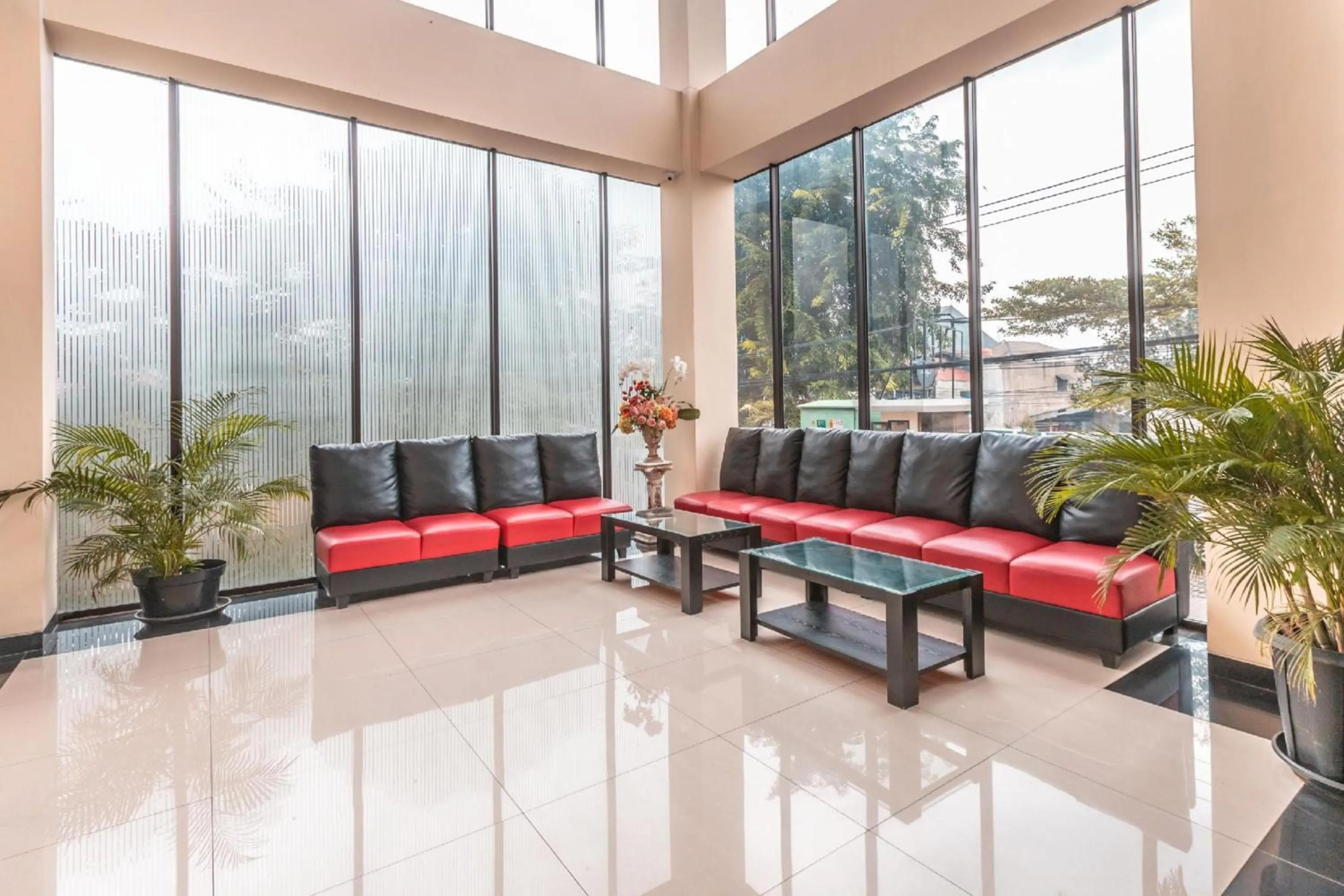 Lobby or reception in Collection O Hotel Igloo