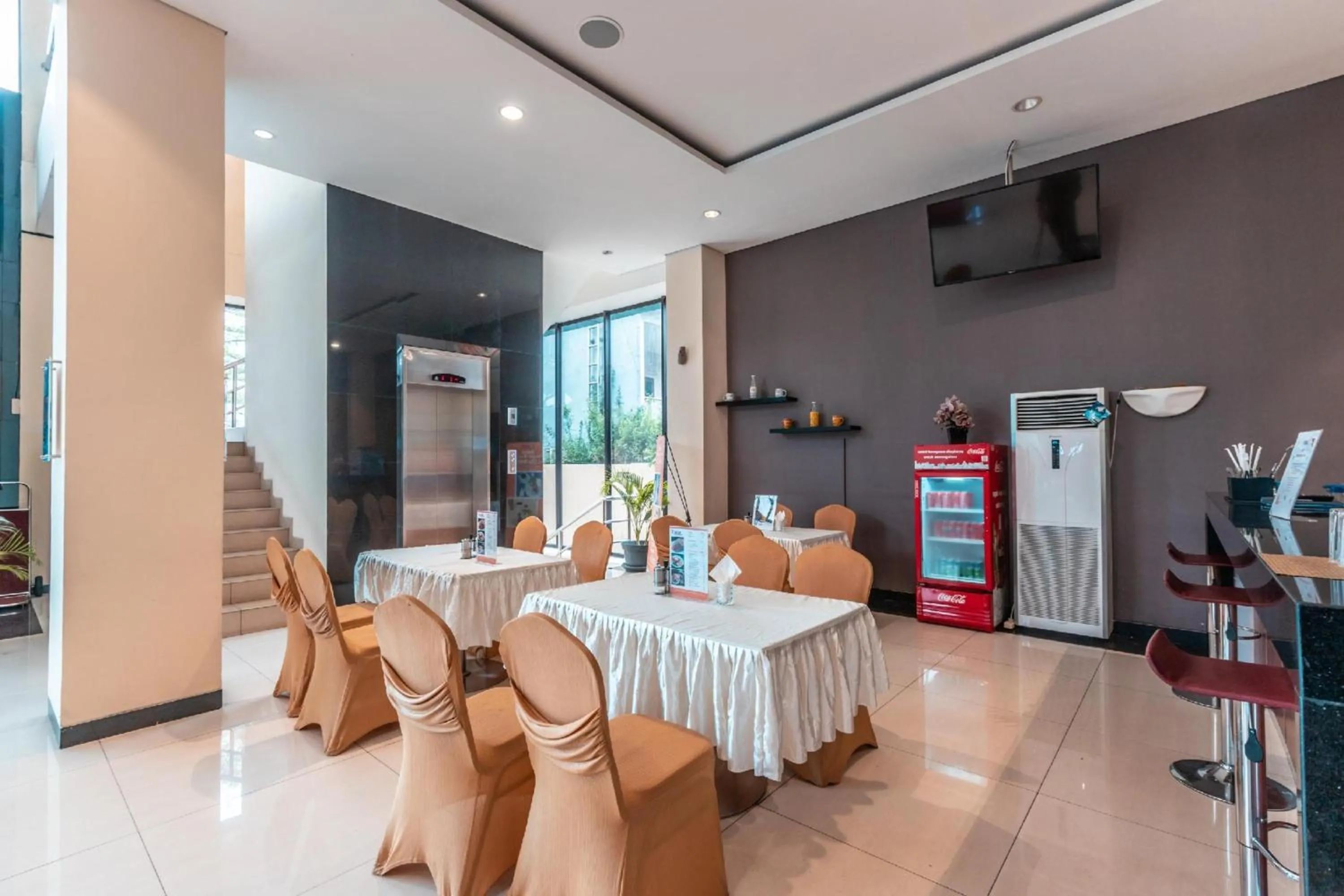 Lobby or reception in Collection O Hotel Igloo