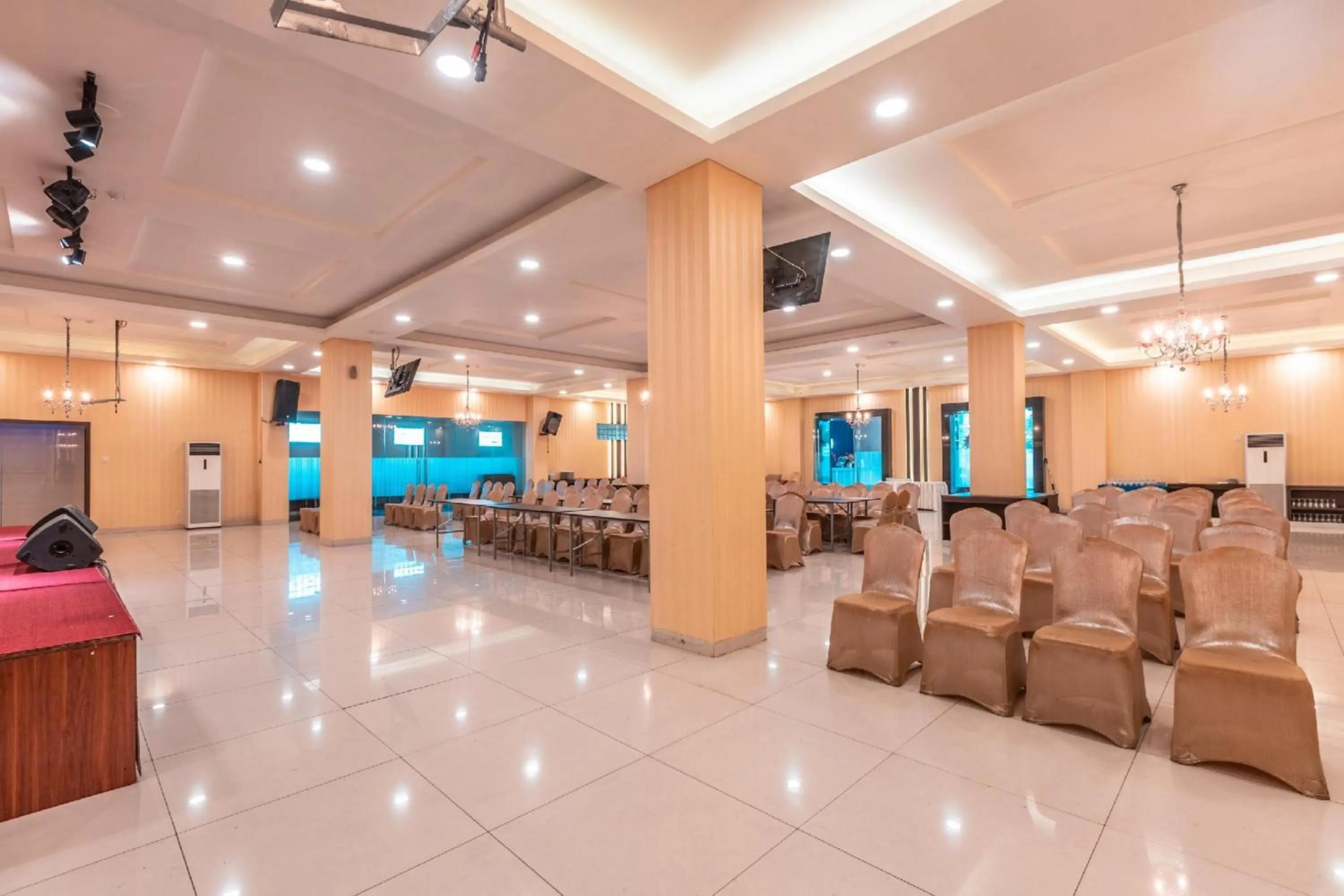 Meeting/conference room in Collection O Hotel Igloo