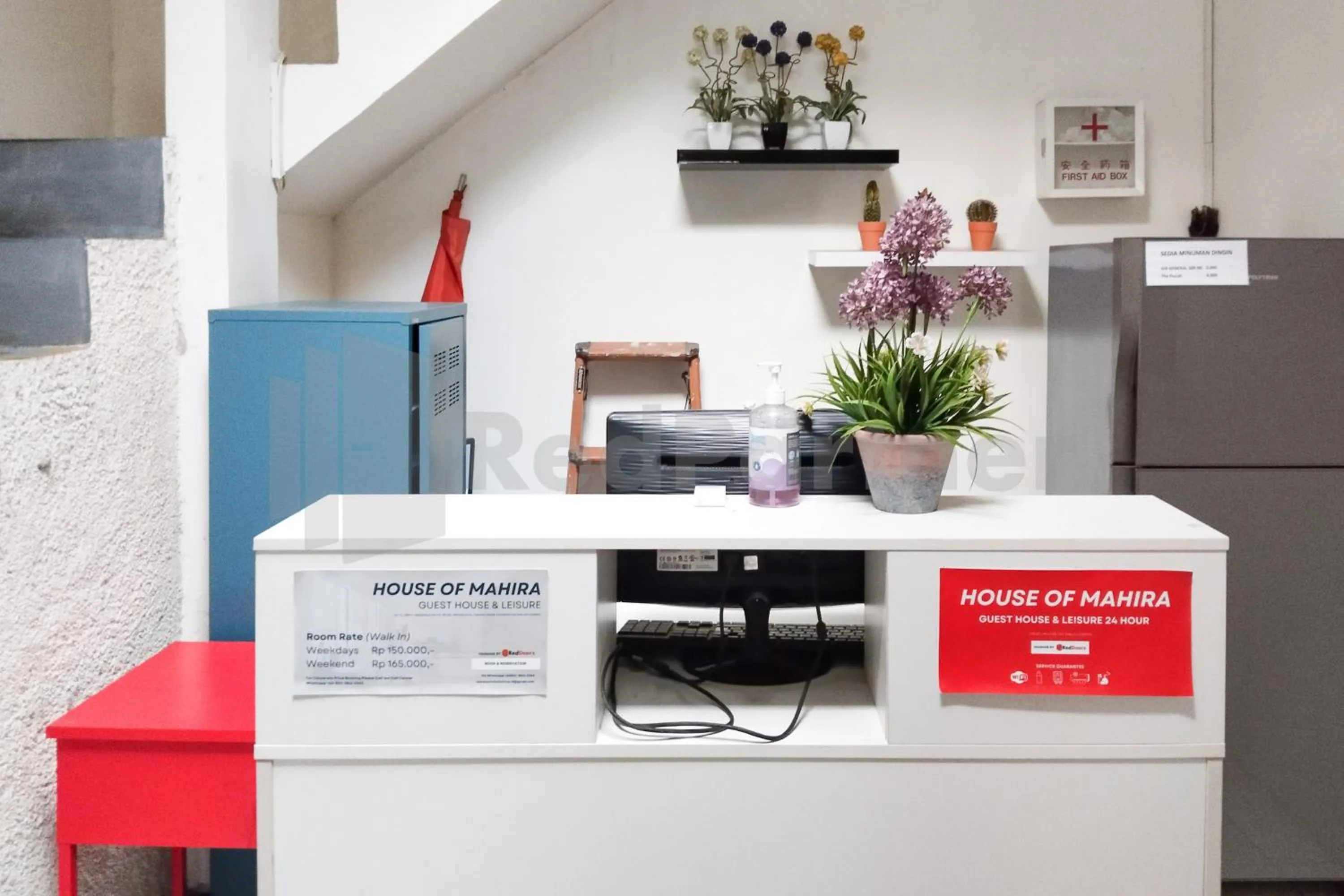 Lobby or reception in House Of Mahira Syariah Mitra RedDoorz