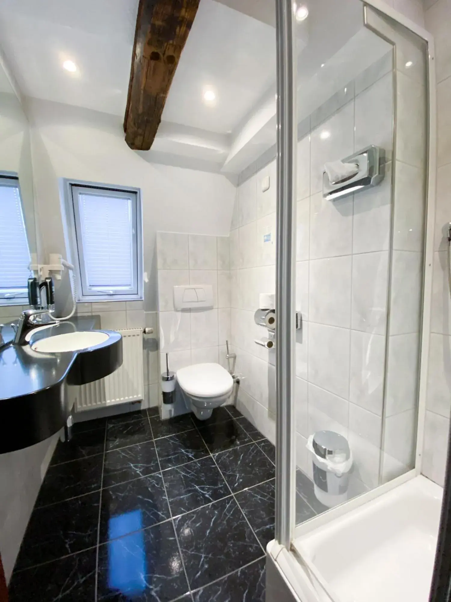 Double Room with Private Bathroom - single occupancy in Hotel am Malerwinkel Double Room with Private Bathroom - single occupancy in Hotel am Malerwinkel