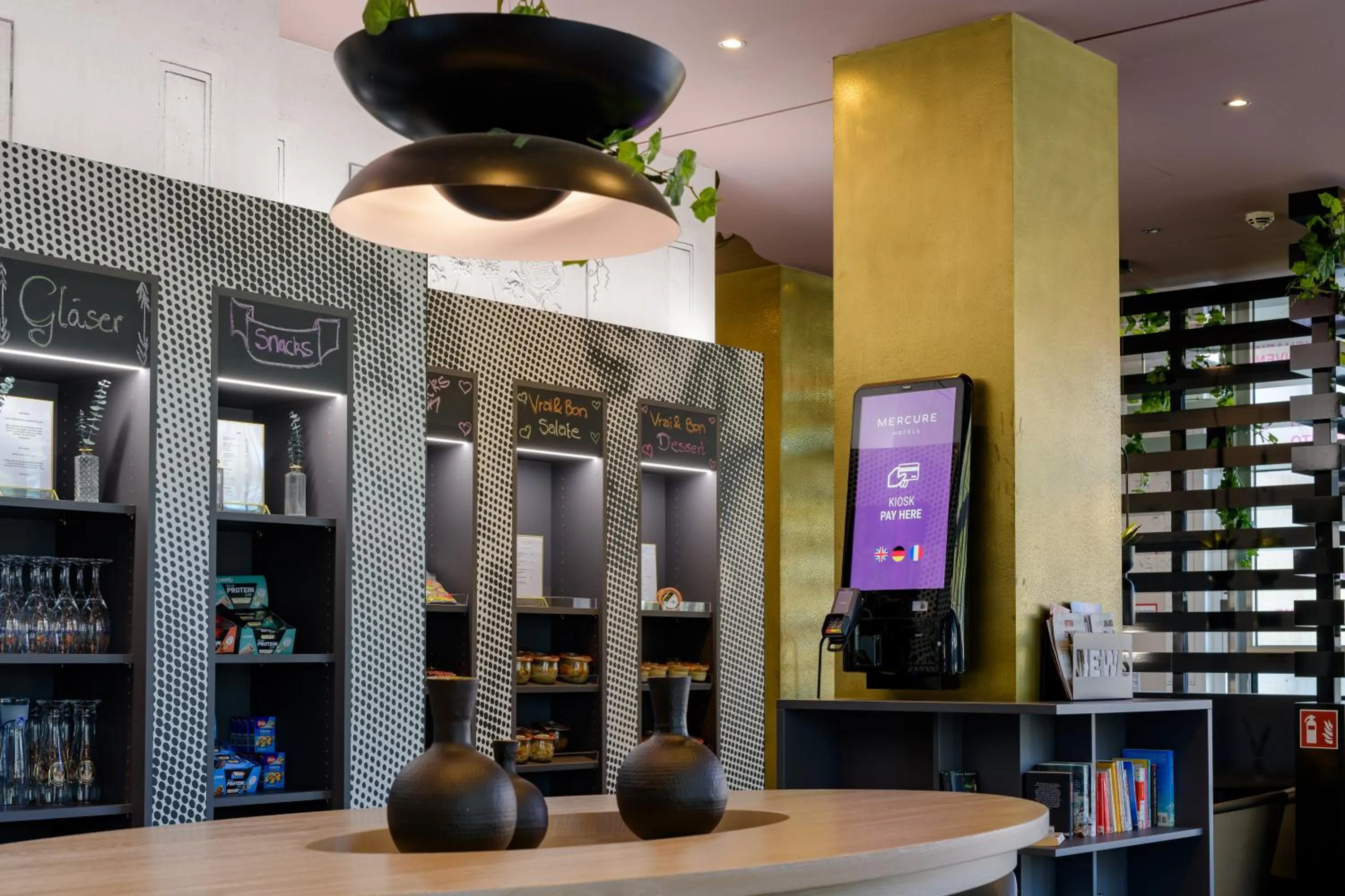 Restaurant/places to eat in Mercure Hotel Würzburg am Mainufer