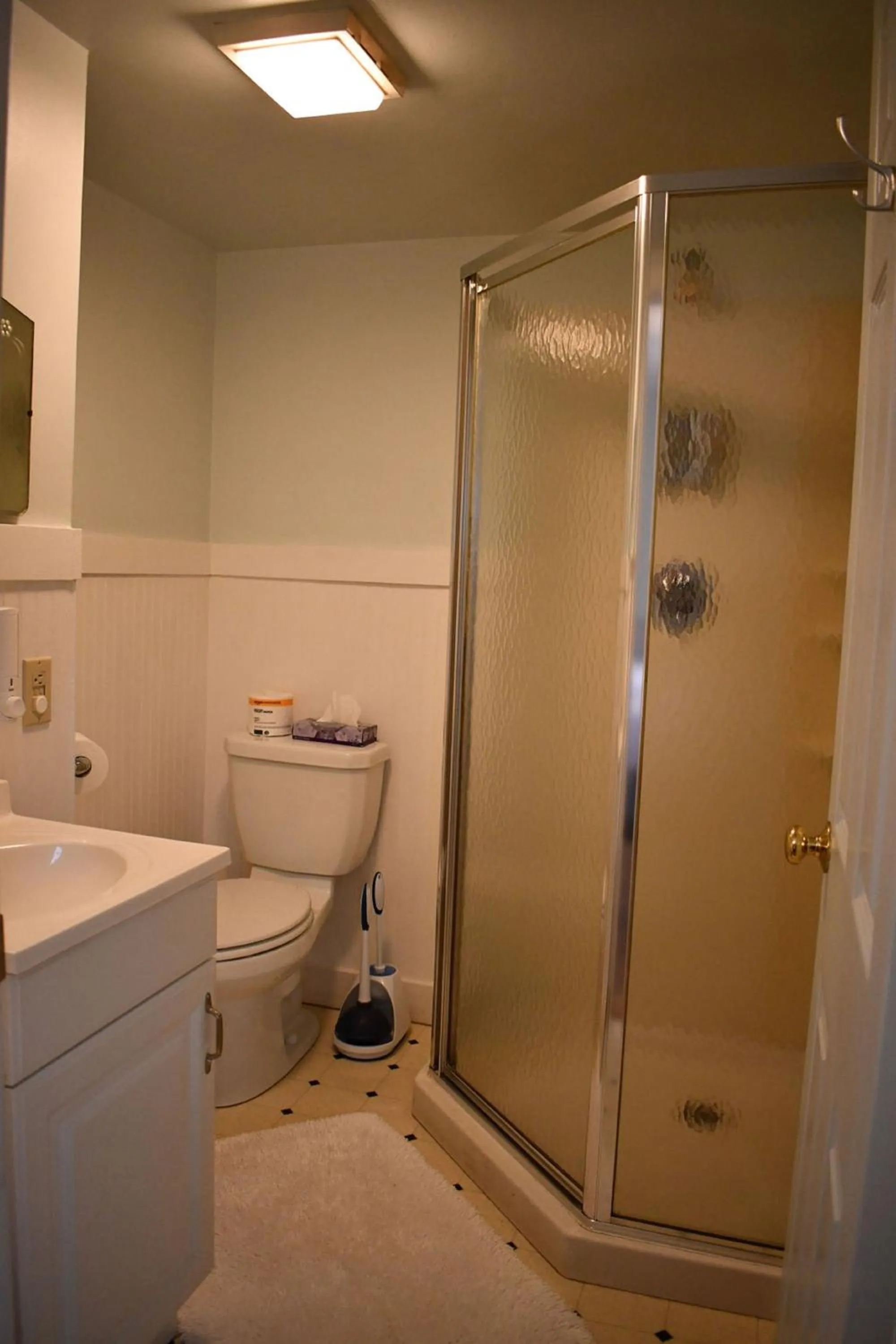 Bathroom in Brook Road Inn