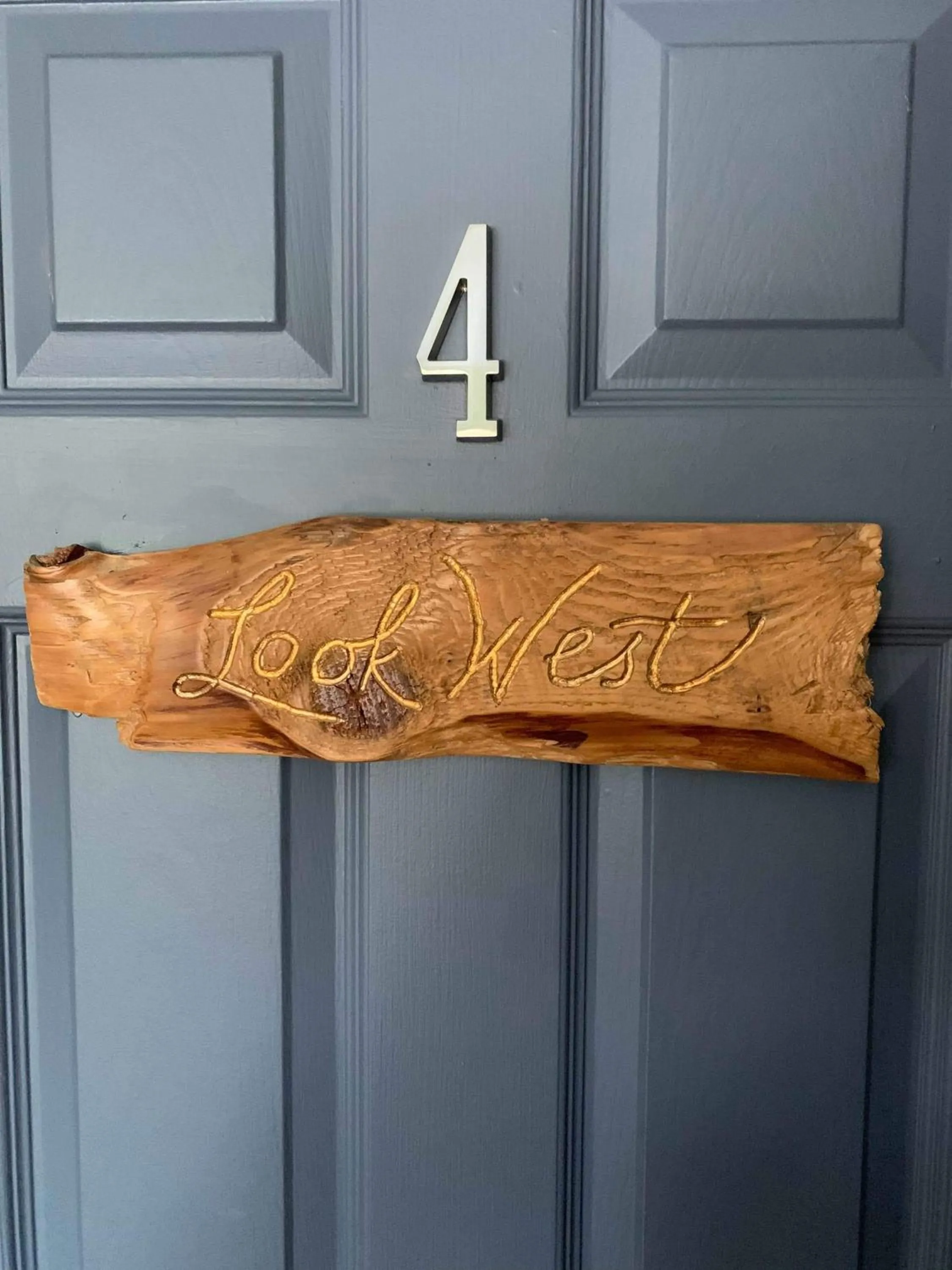 Facade/entrance in Brook Road Inn