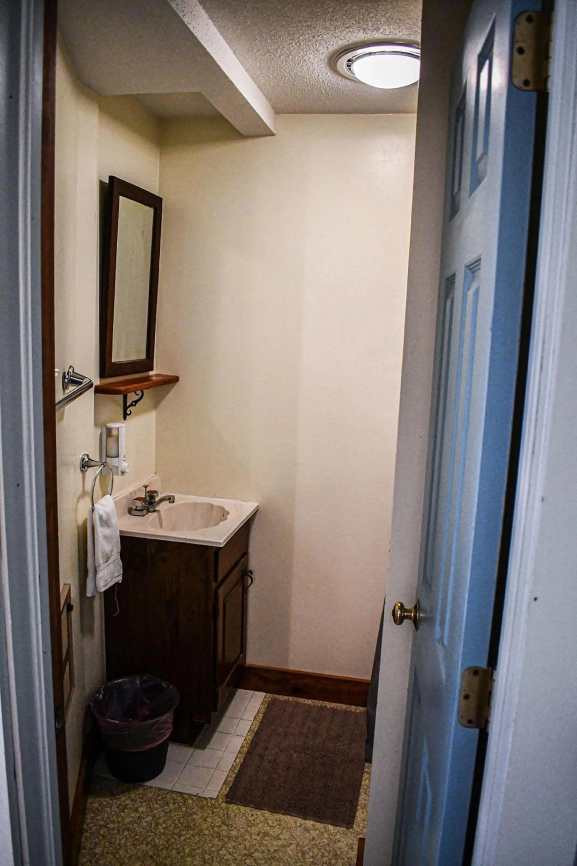 Bathroom in Brook Road Inn