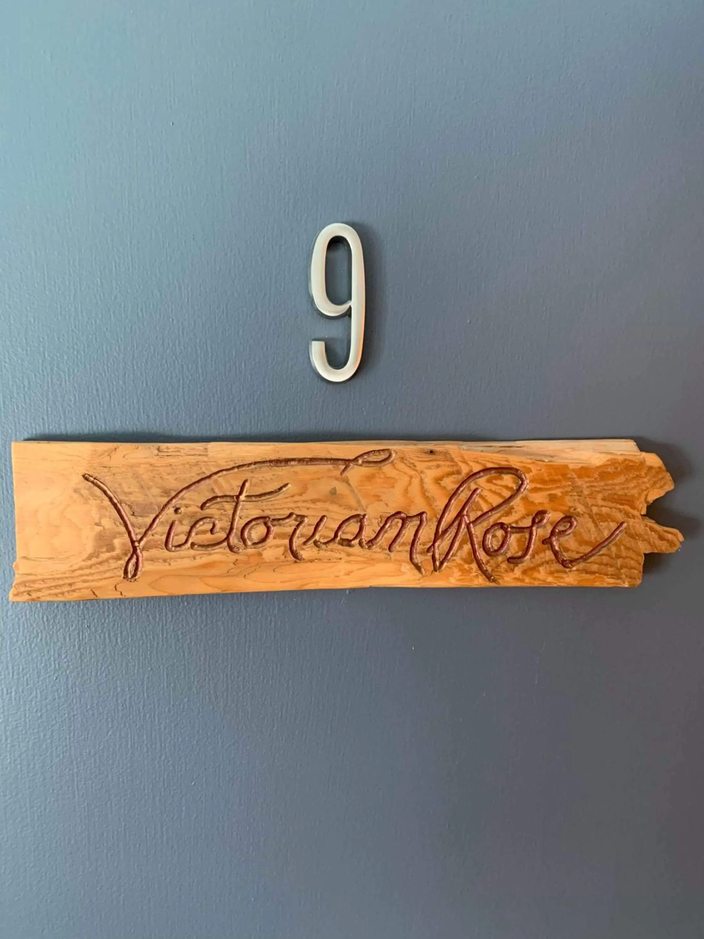 Facade/entrance in Brook Road Inn