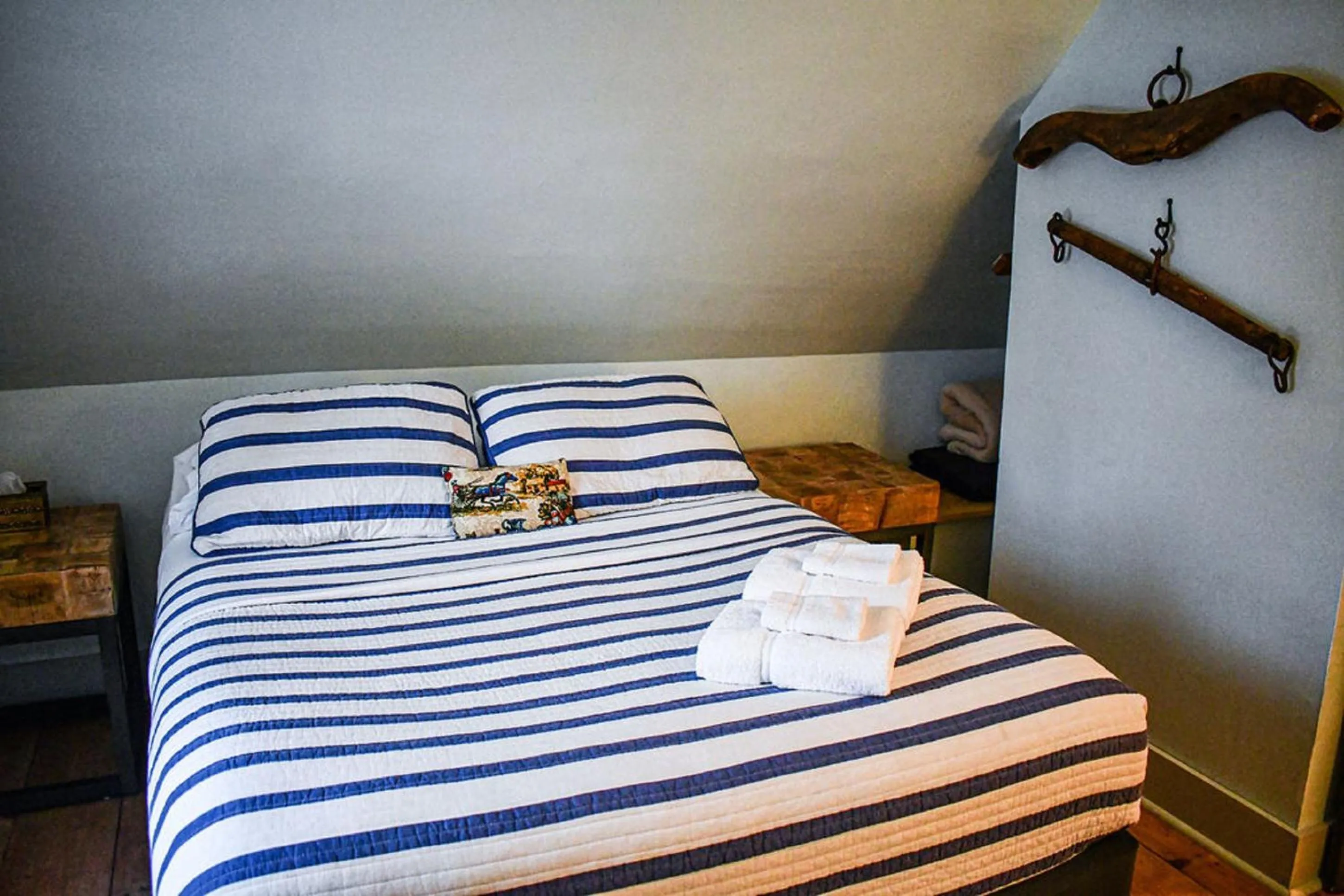 Bedroom, Bed in Brook Road Inn