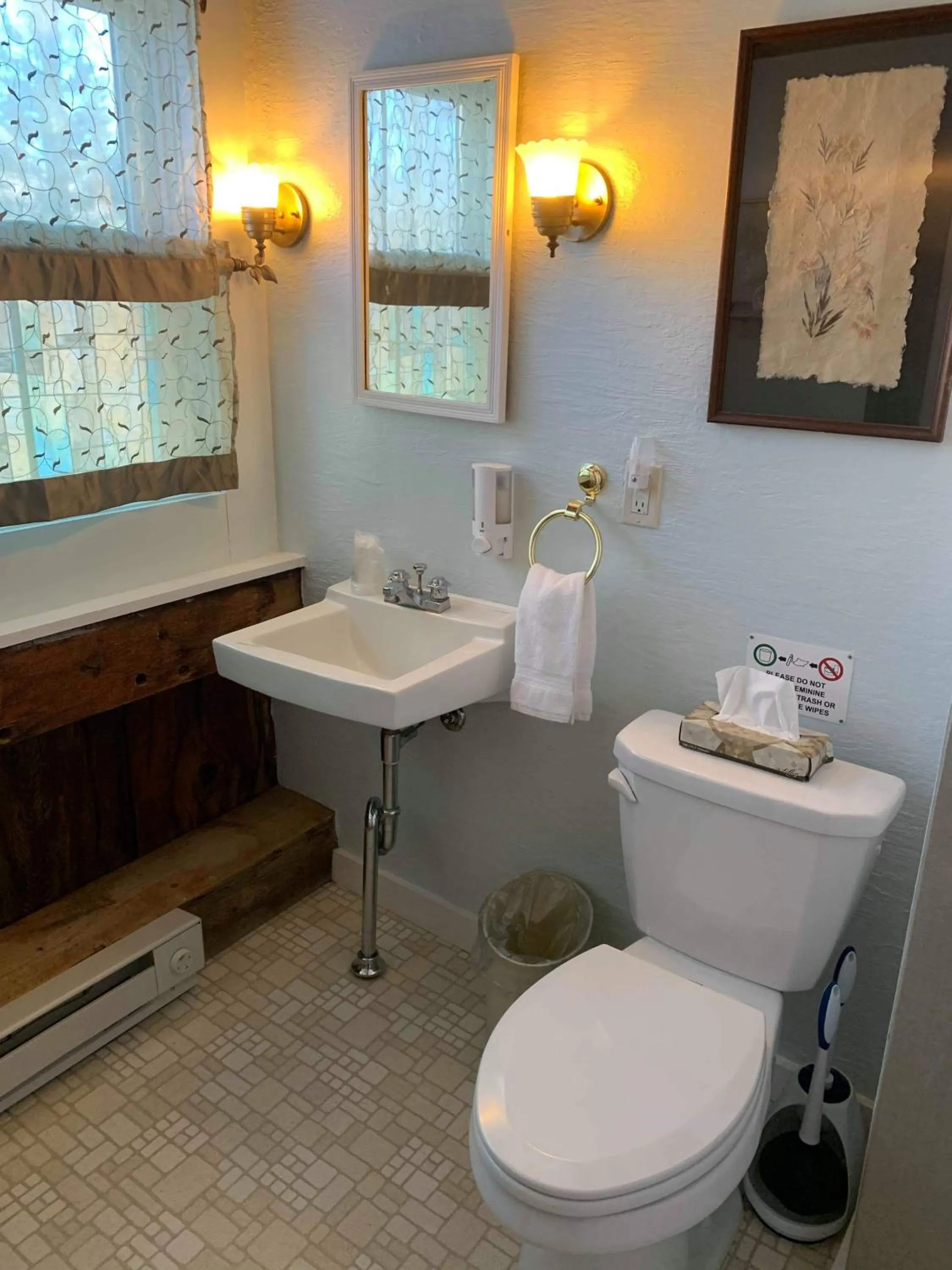 Bathroom in Brook Road Inn