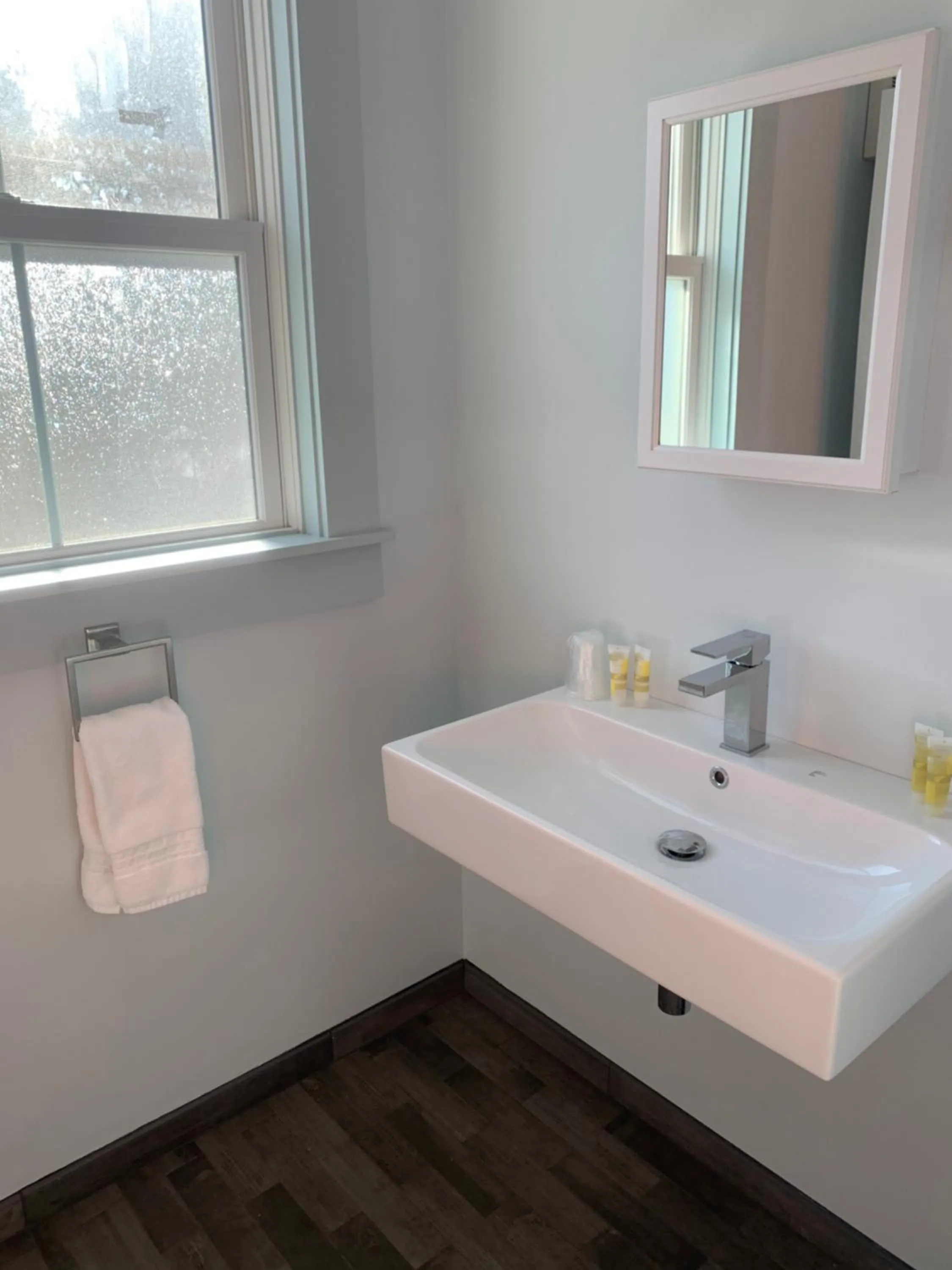 Bathroom in Brook Road Inn