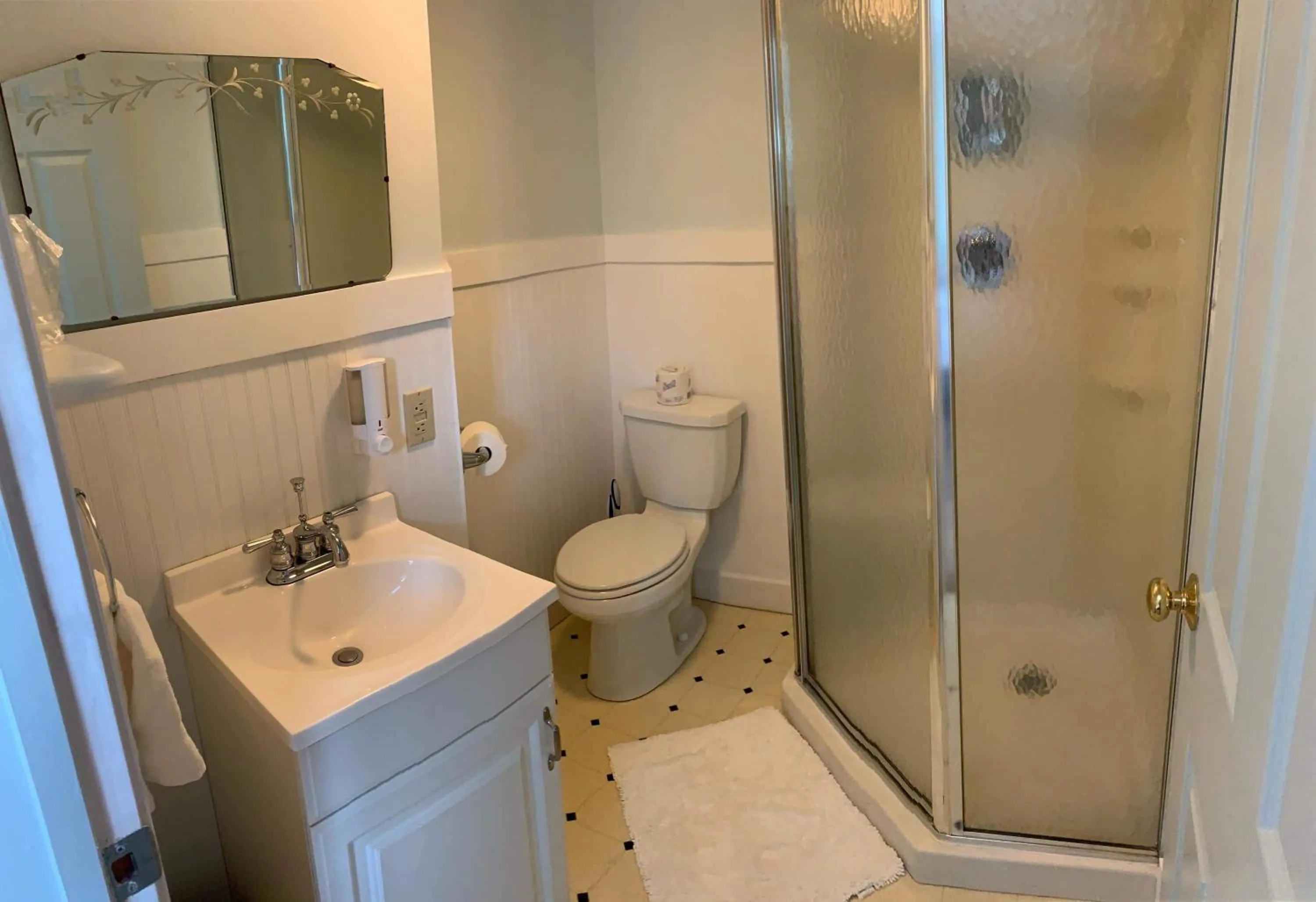 Bathroom in Brook Road Inn