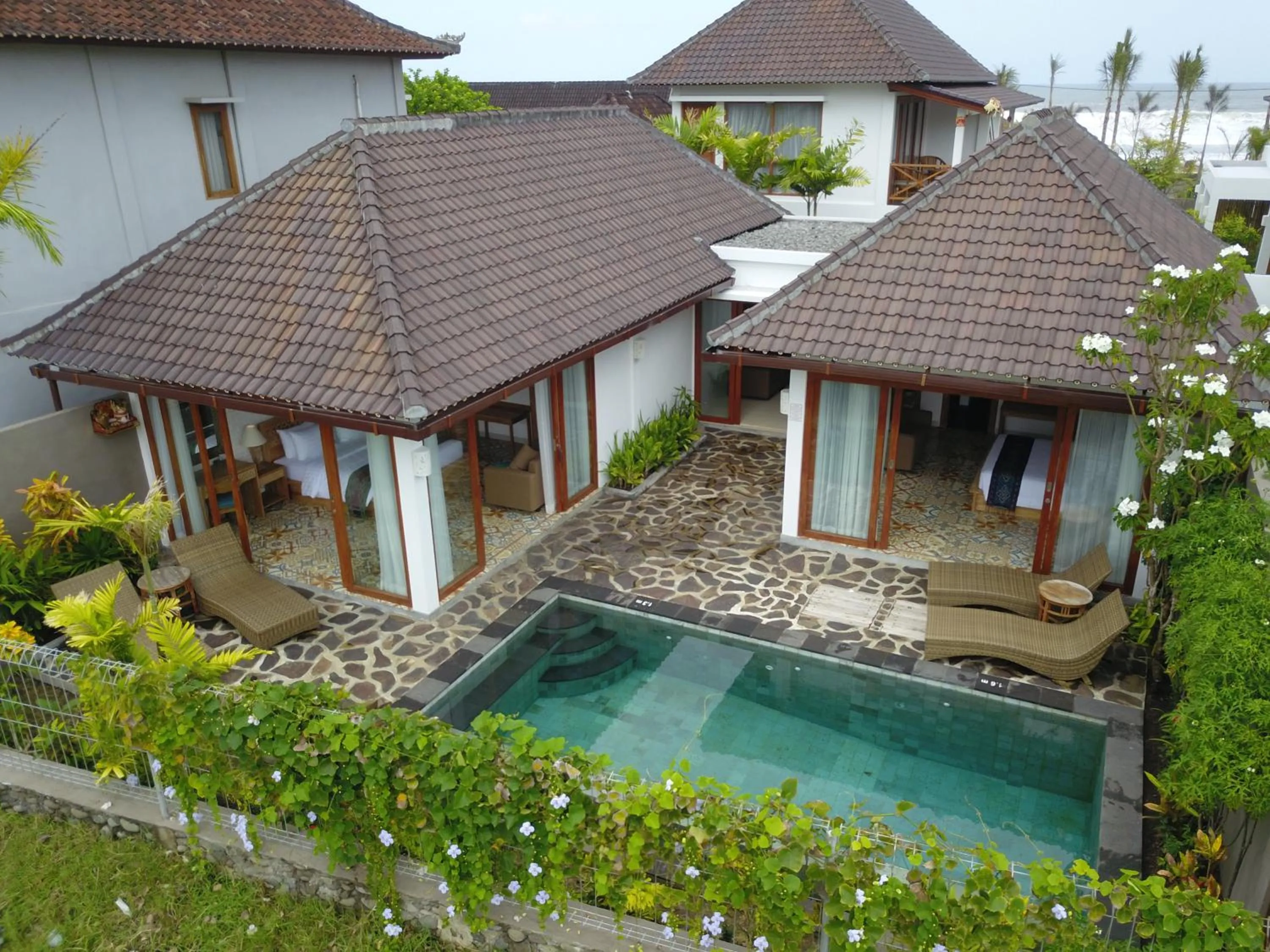 Property building in Wide Sands Beach Retreat