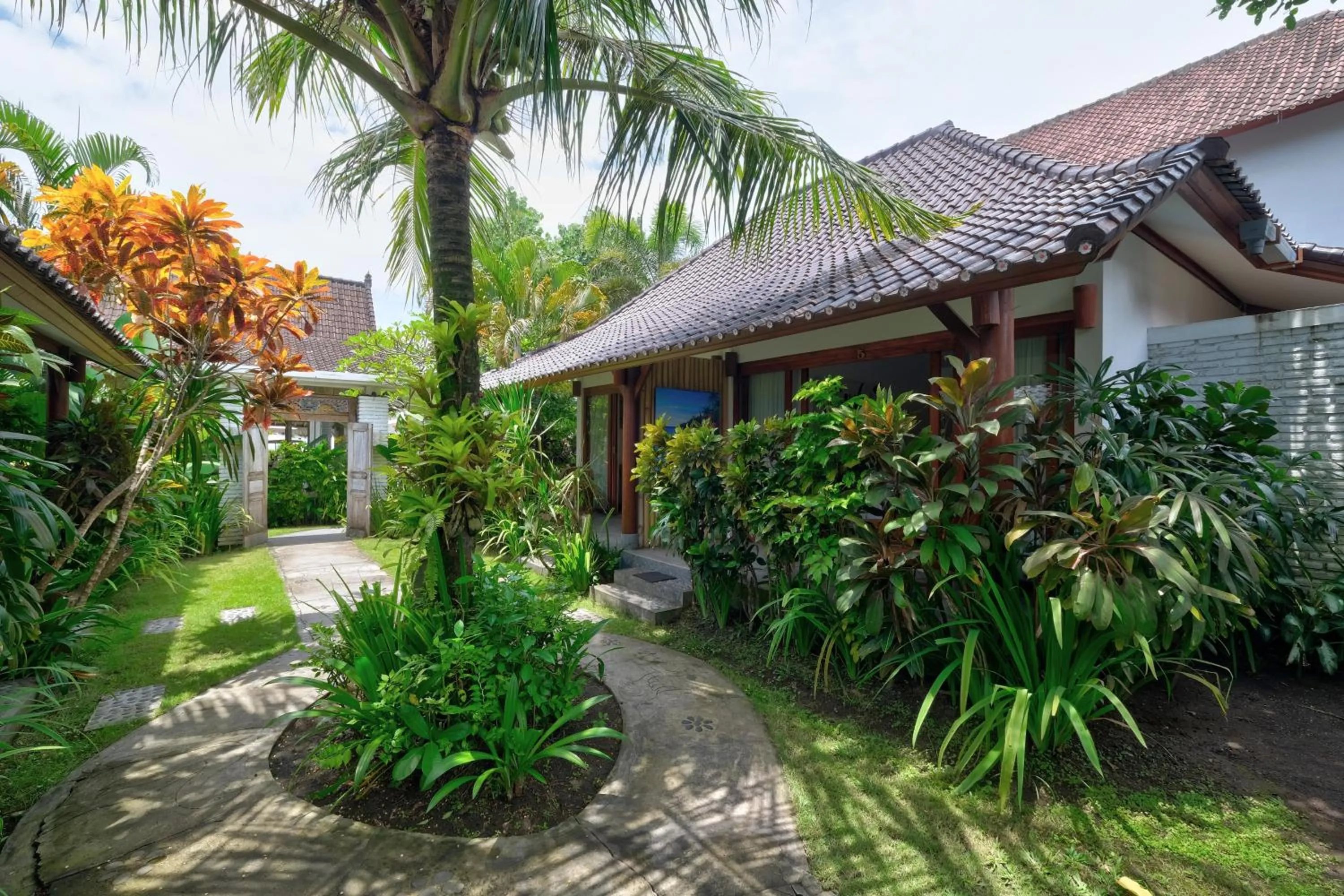 Property building in Wide Sands Beach Retreat