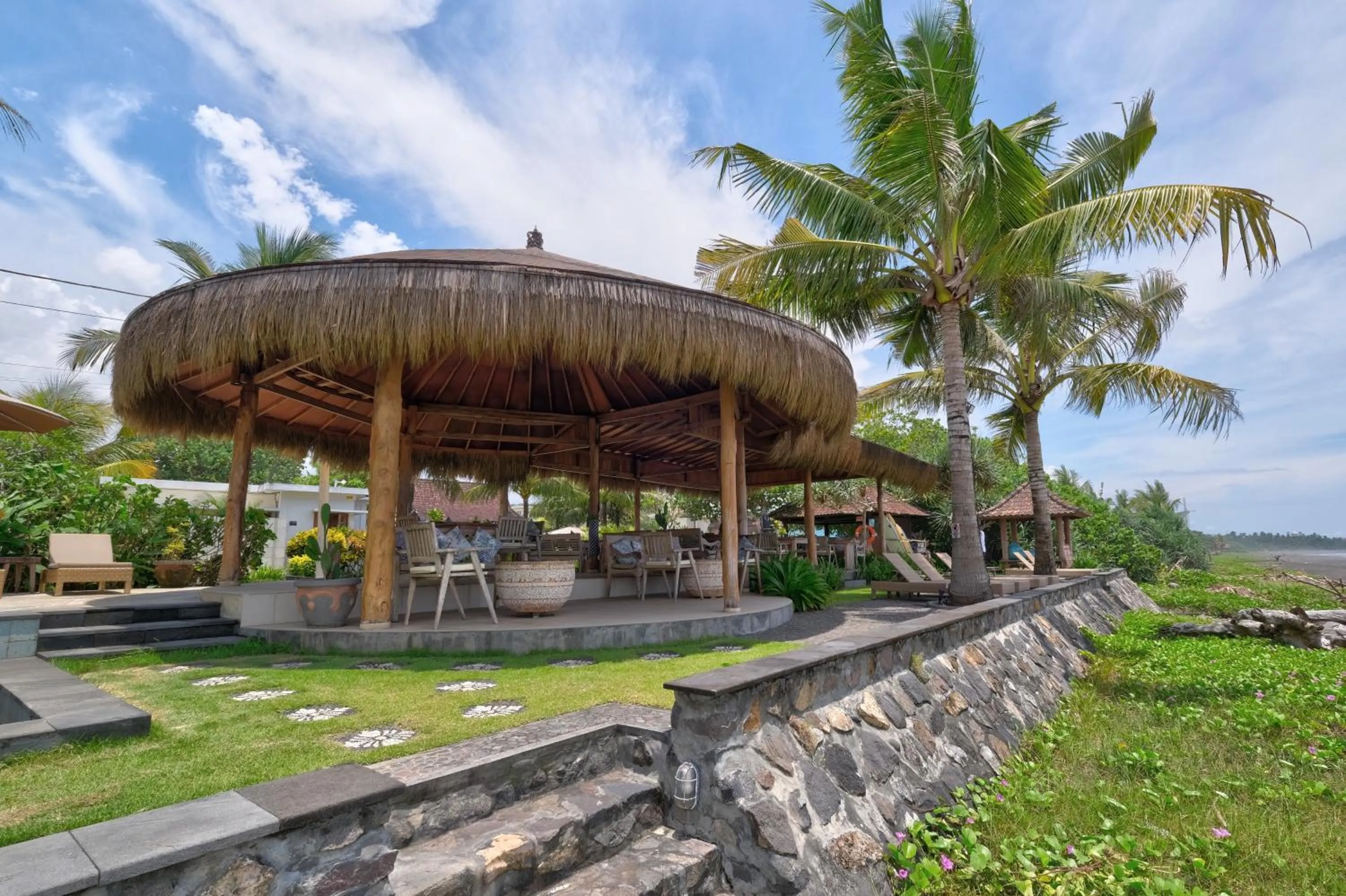 Property building in Wide Sands Beach Retreat