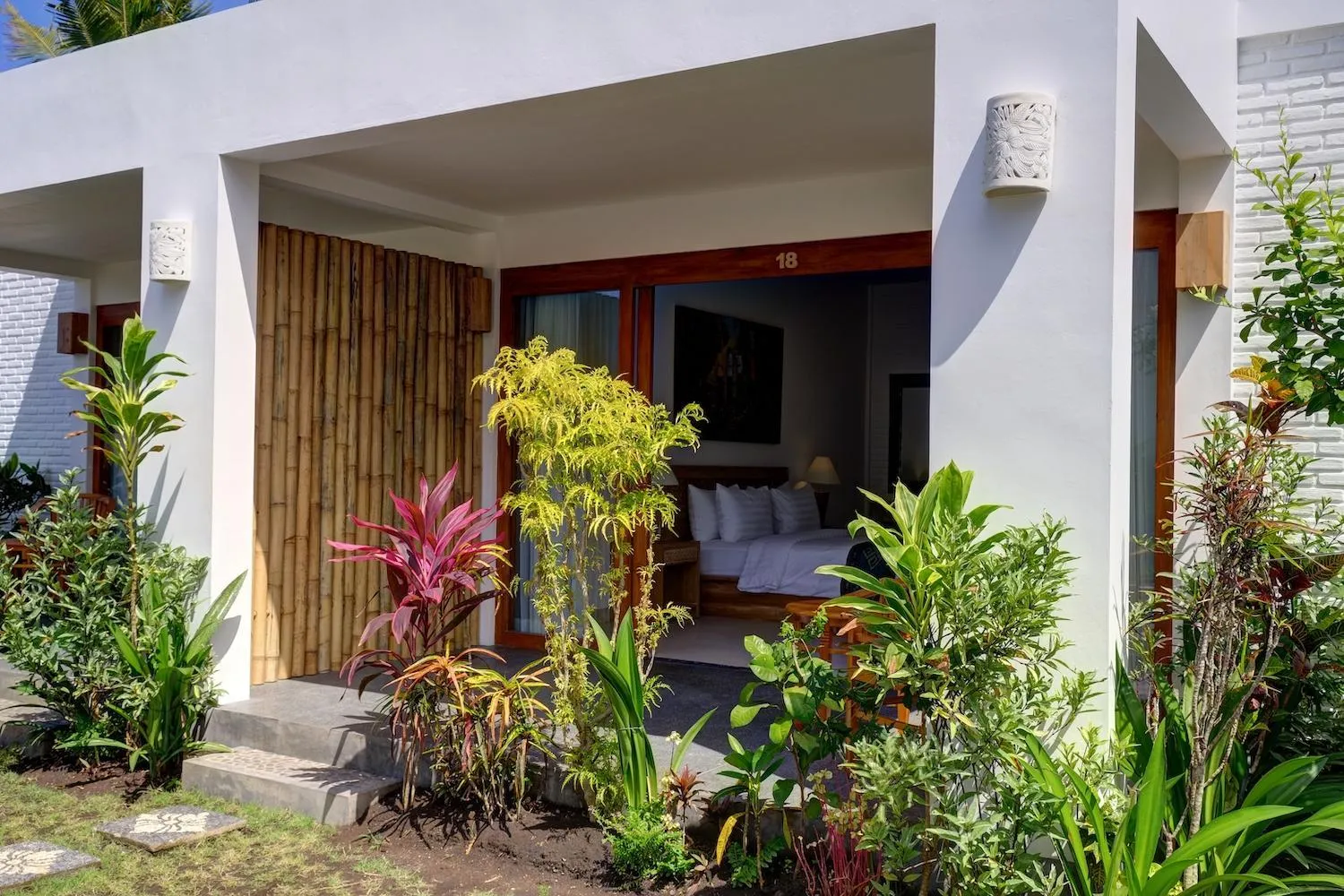 Garden in Wide Sands Beach Retreat