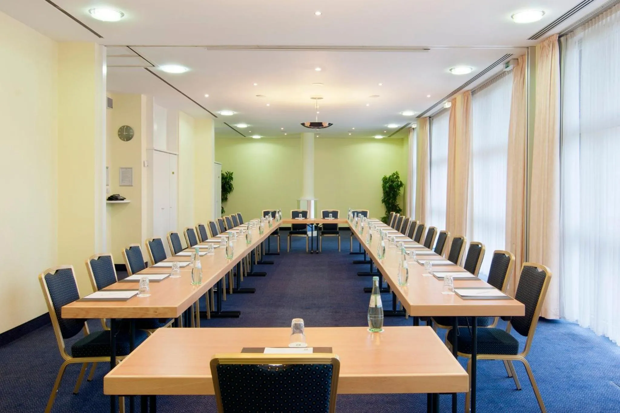 Meeting/conference room in Holiday Inn Munich - South by IHG