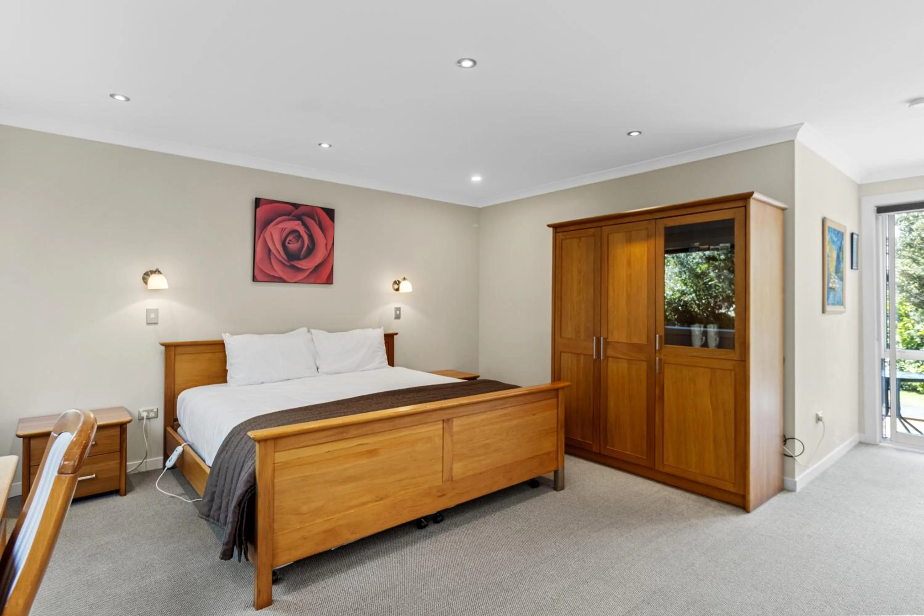 Bed in Mountain House, Stratford, Ngati Ruanui