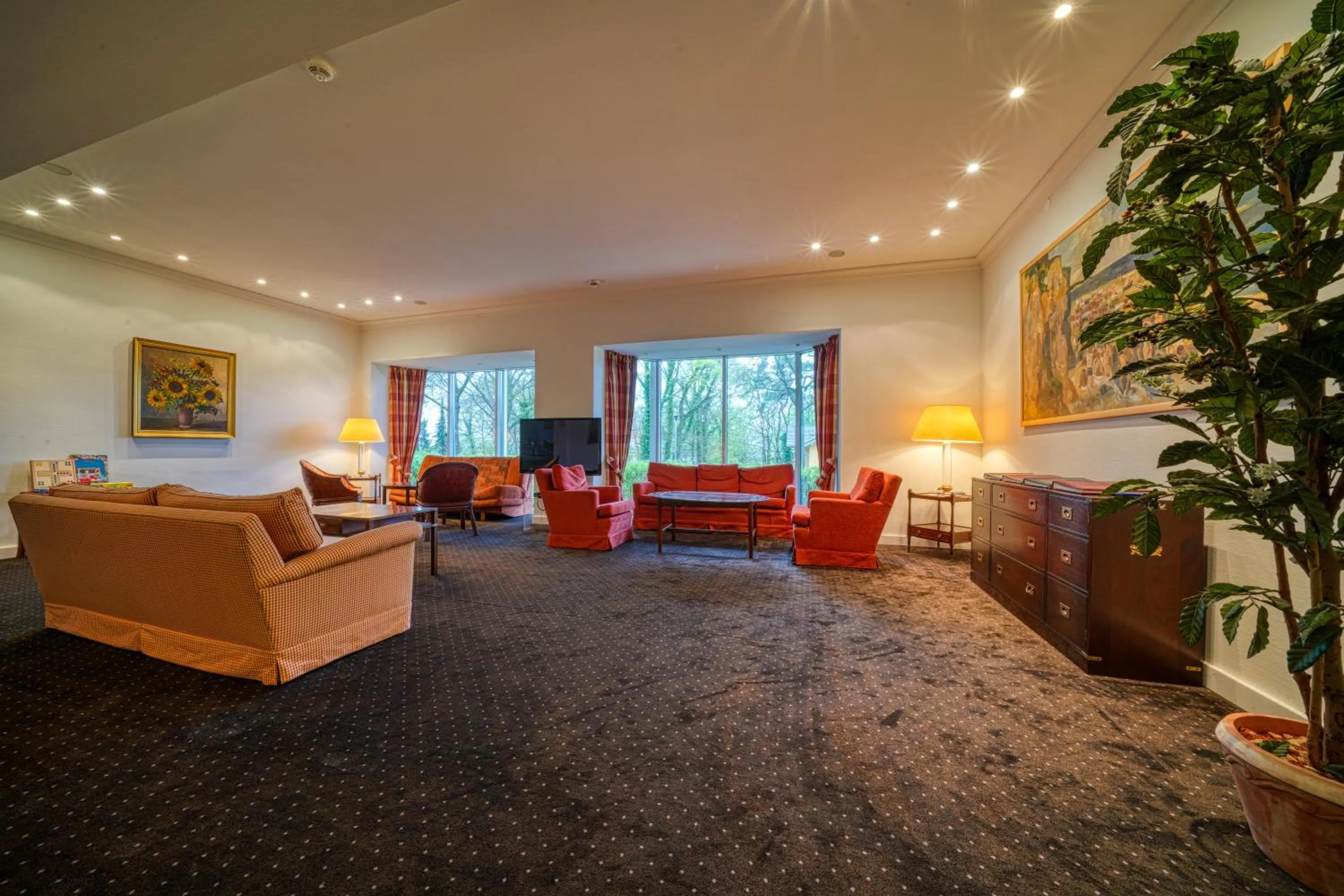 Lobby or reception in Parkhotel Am Glienberg by NP