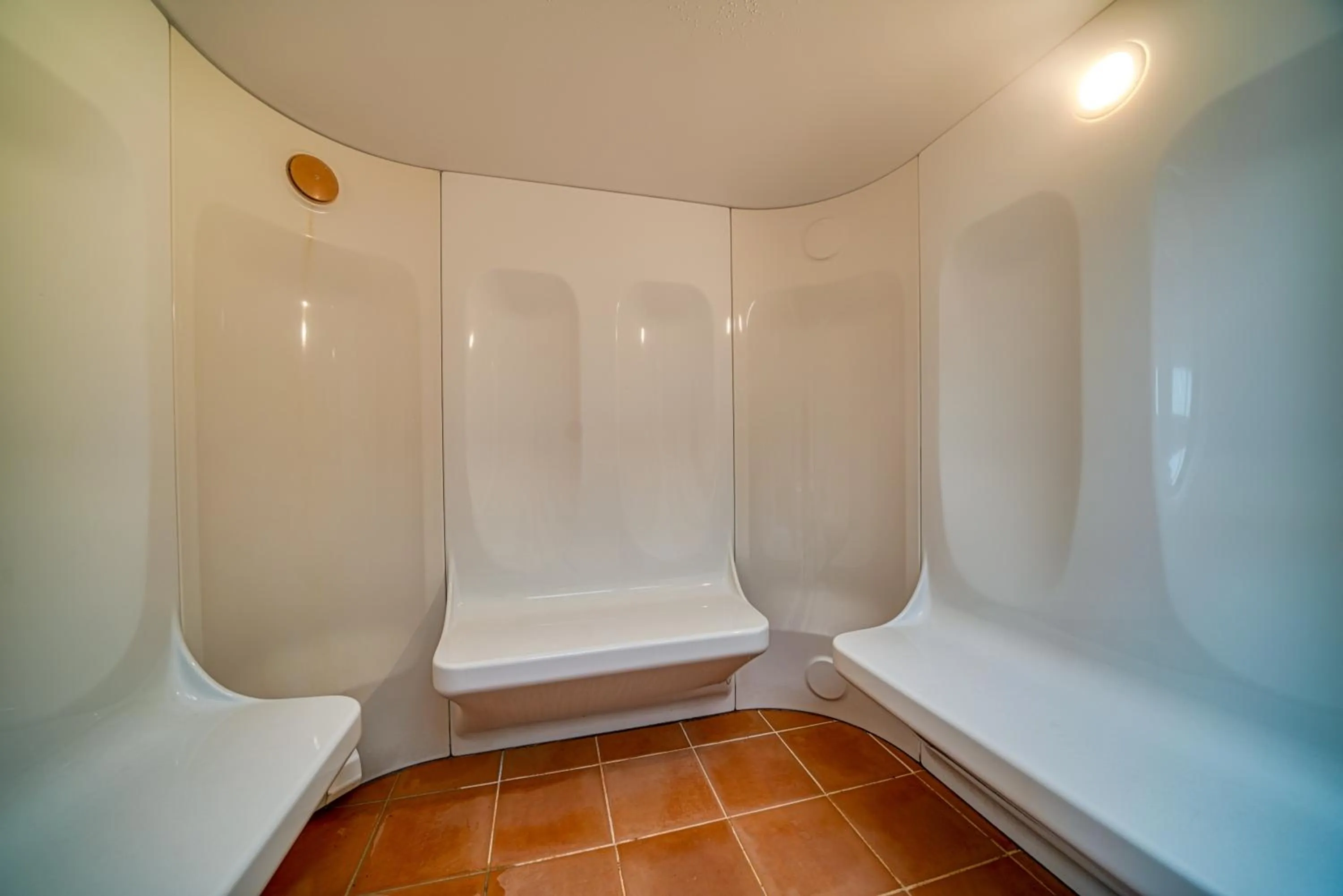 Steam room in Parkhotel Am Glienberg by NP