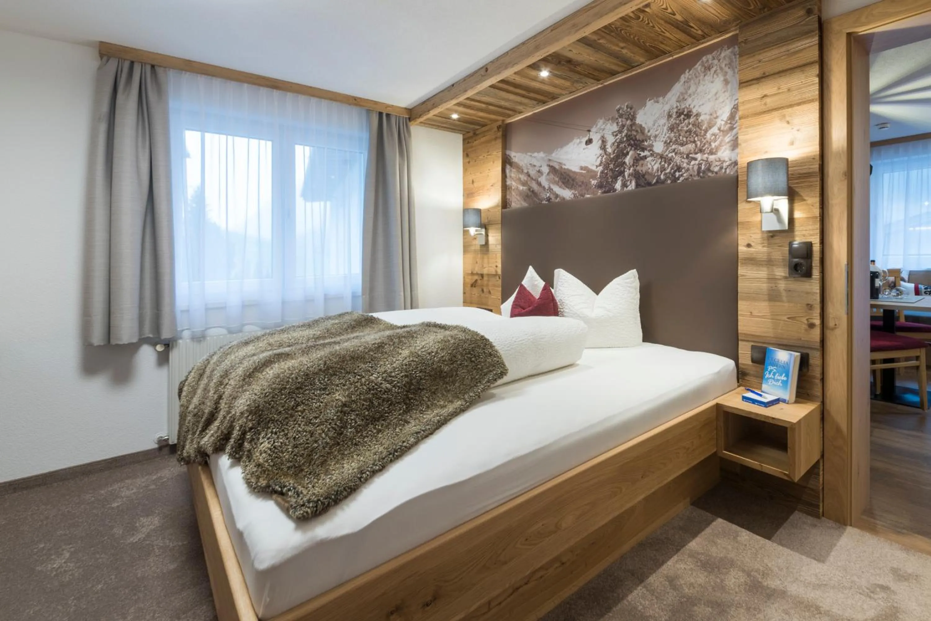 Photo of the whole room, Bed in Apart Garni Sesvenna