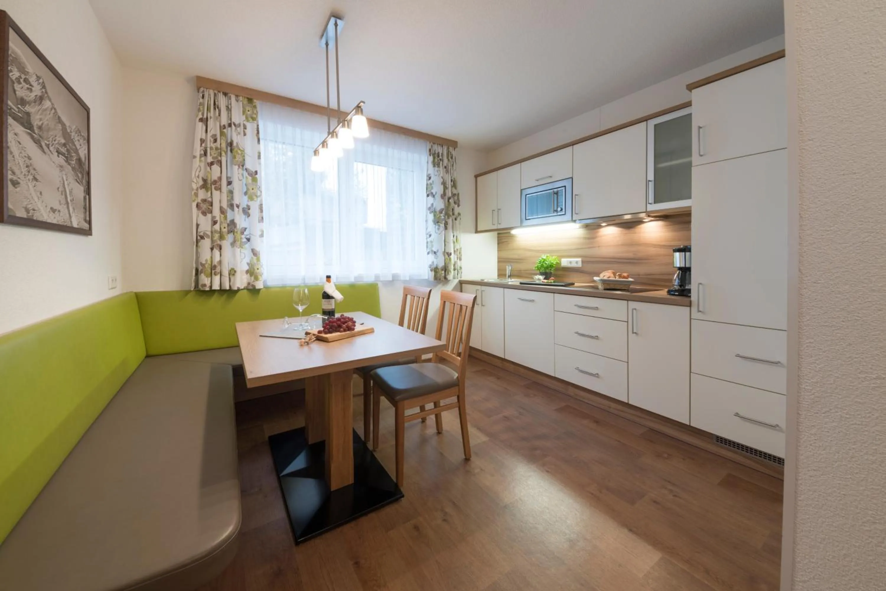 Kitchen or kitchenette in Apart Garni Sesvenna