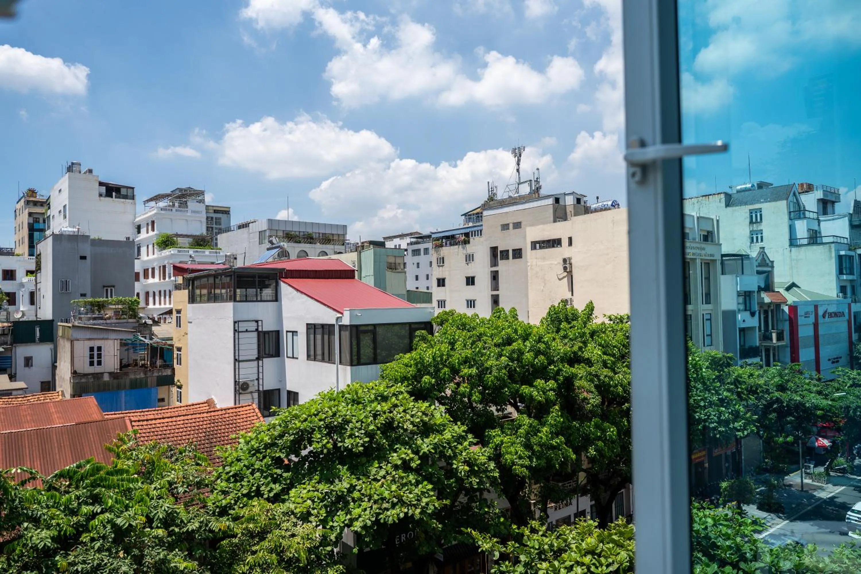 City view in Chariot Hotel