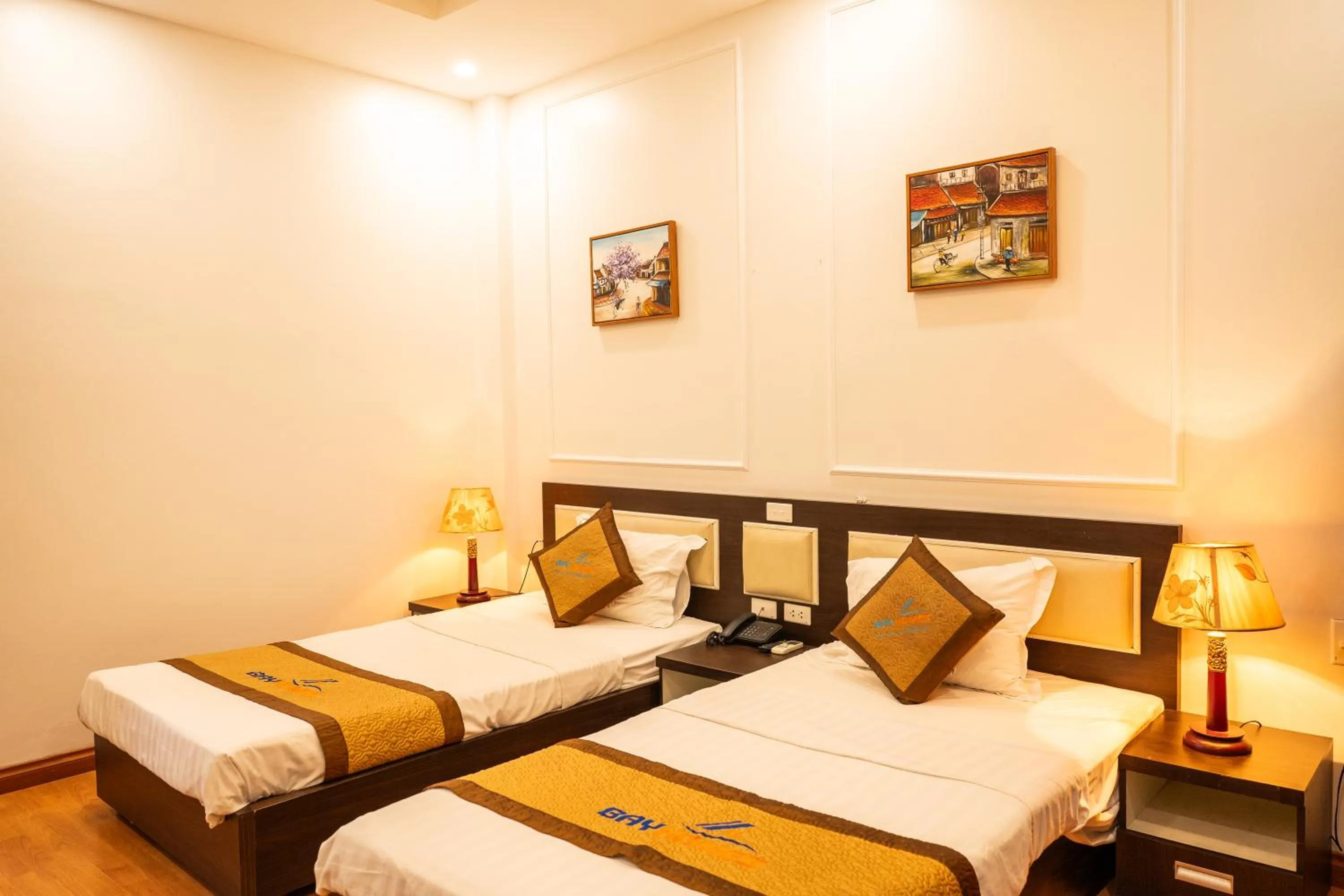 Bed in Chariot Hotel