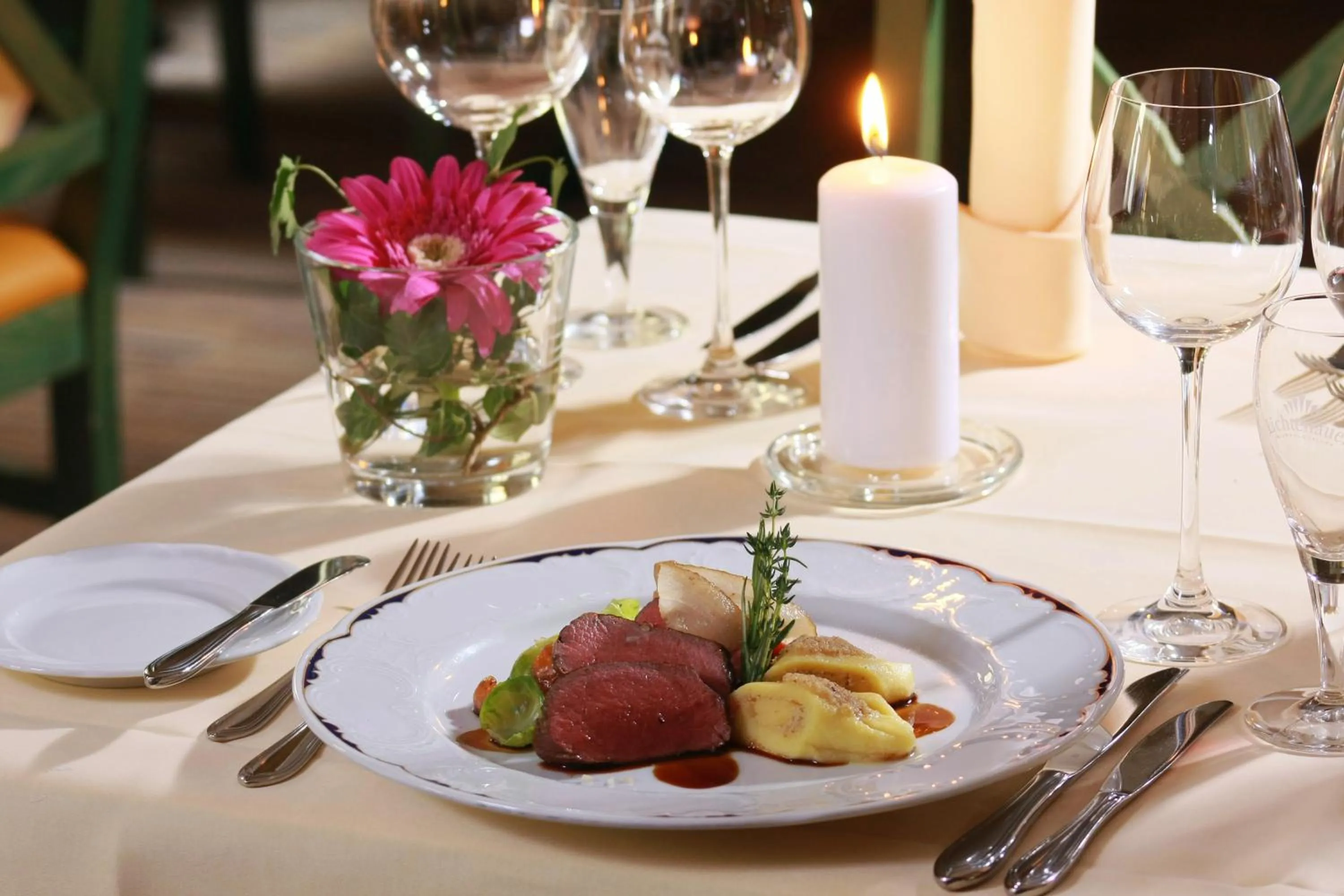 Food and drinks in Hotel Erbgericht Buntes Haus