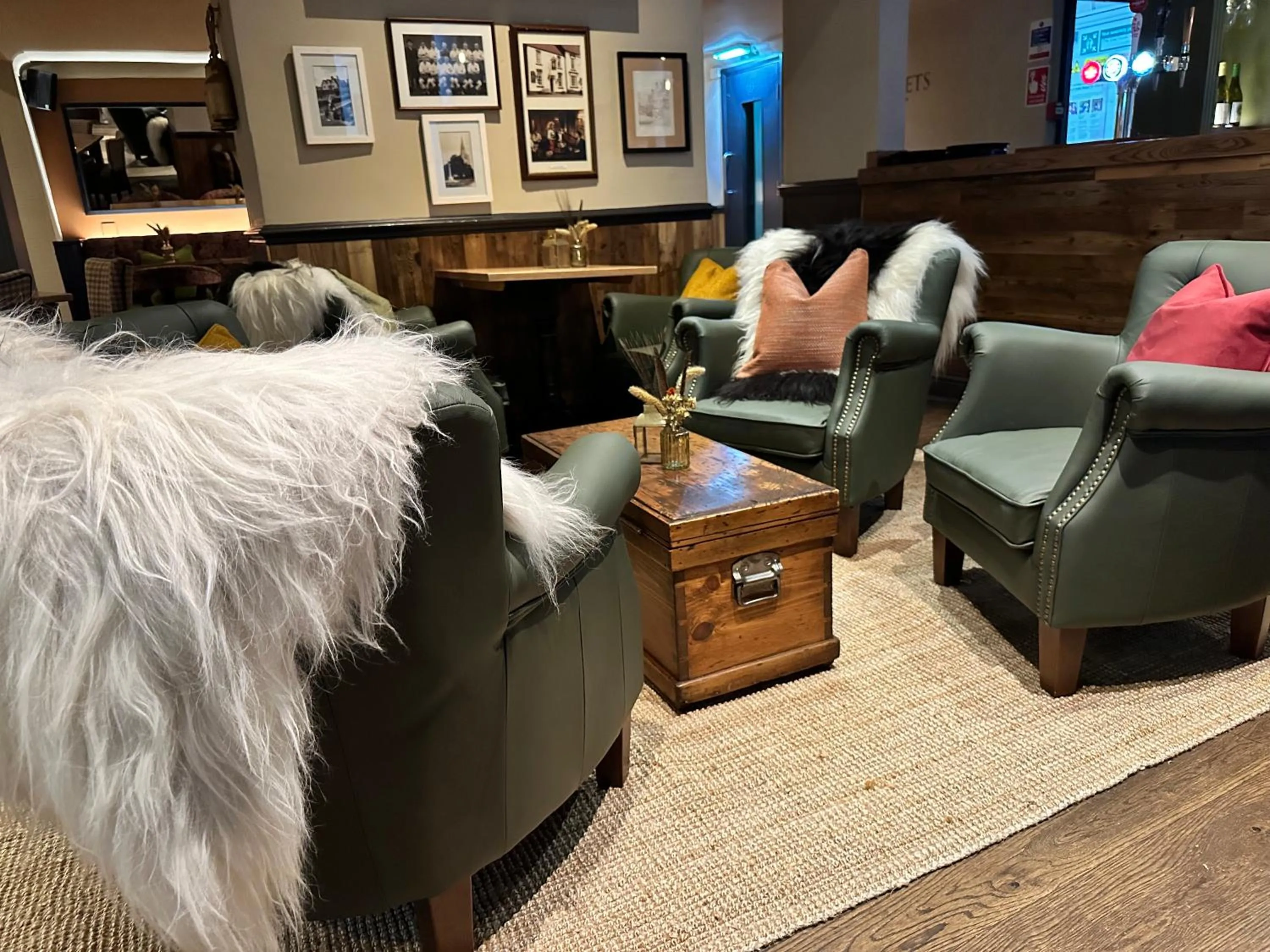 Restaurant/places to eat in The Bell