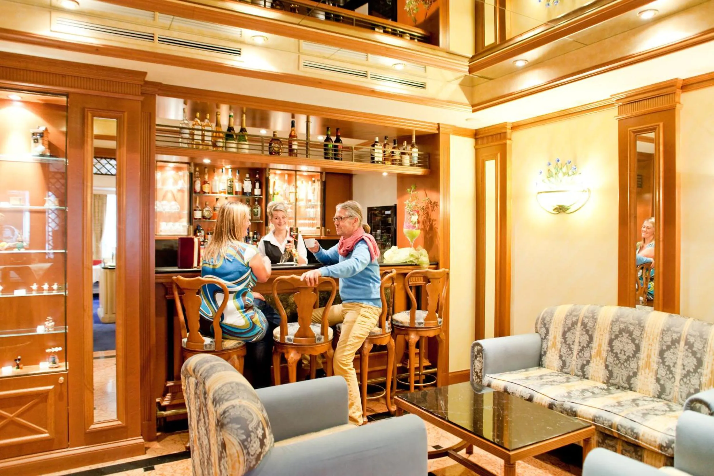 Lounge or bar in Hotel Weißes Roß