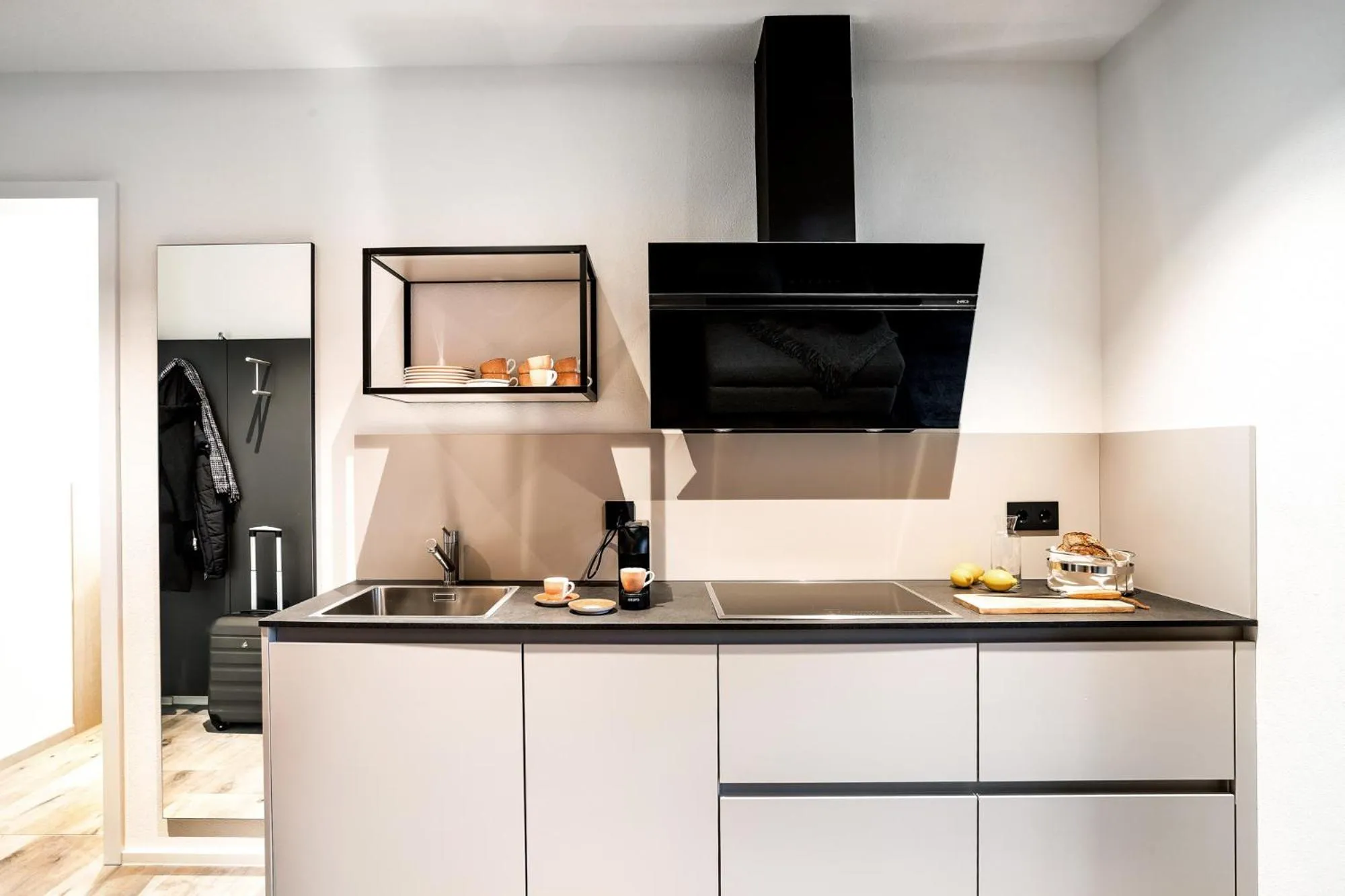 Dining area in PRIMERA Apartments