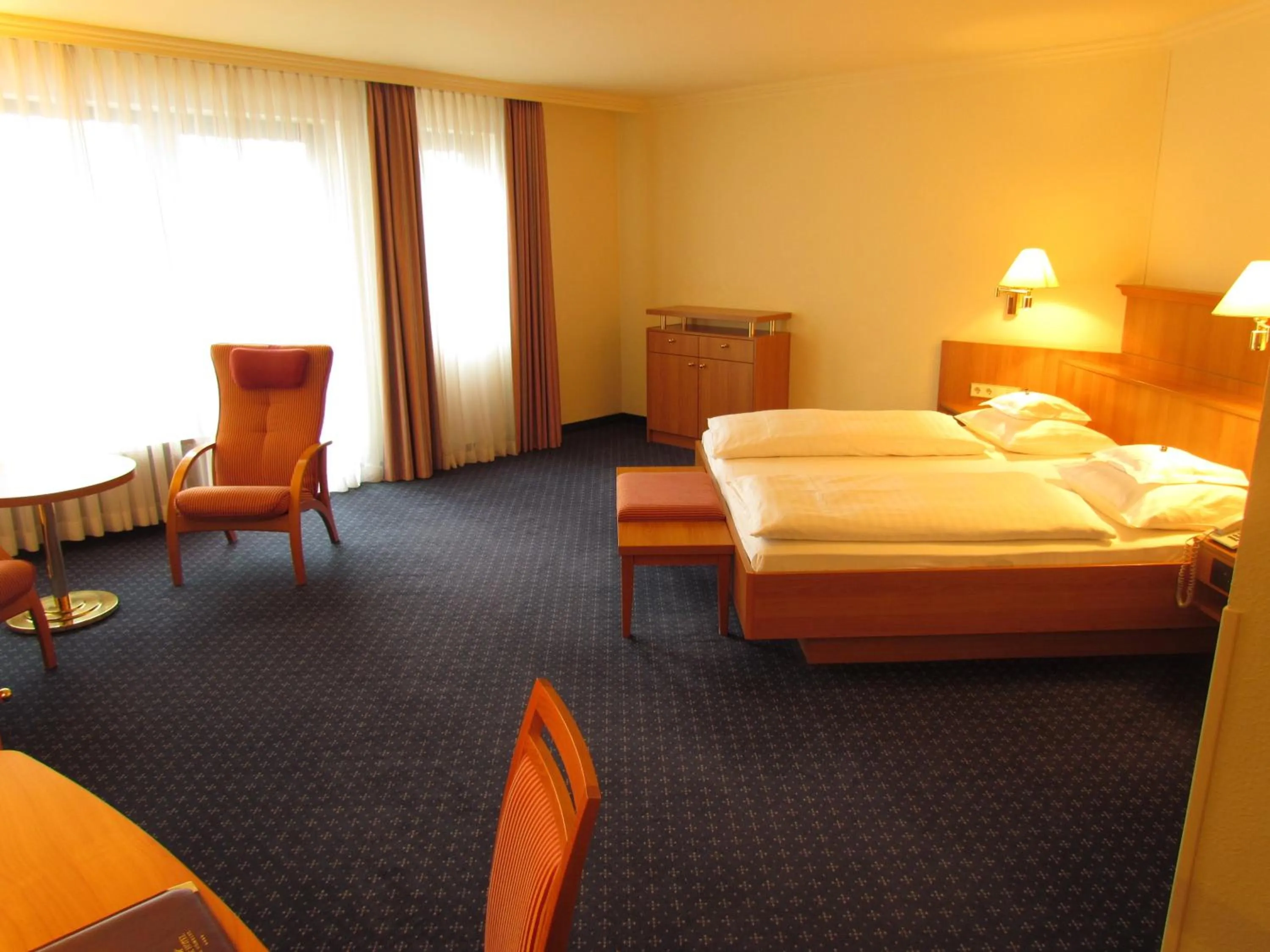 Photo of the whole room, Bed in Parkhotel Bad Homburg