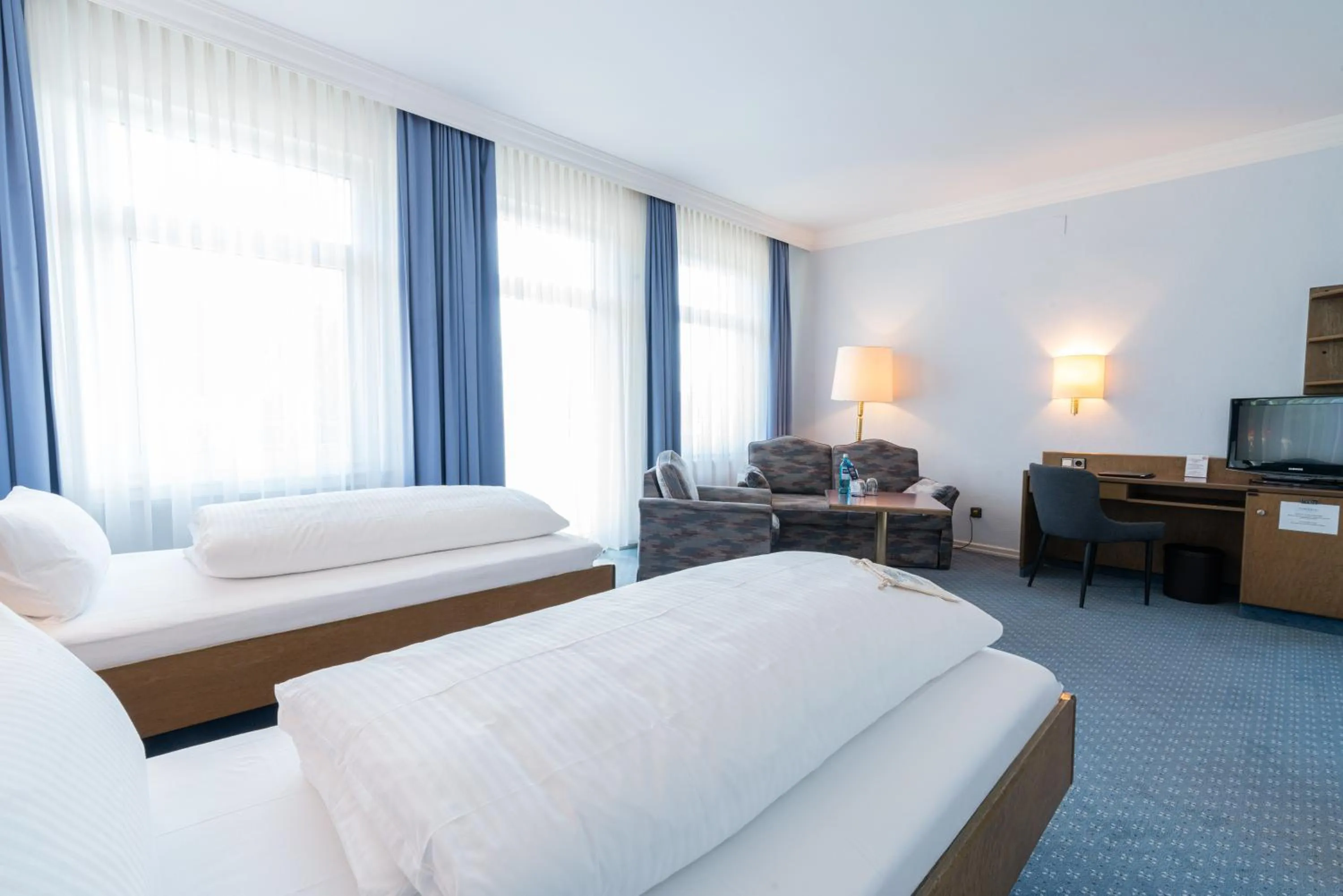 Bed in Parkhotel Bad Homburg