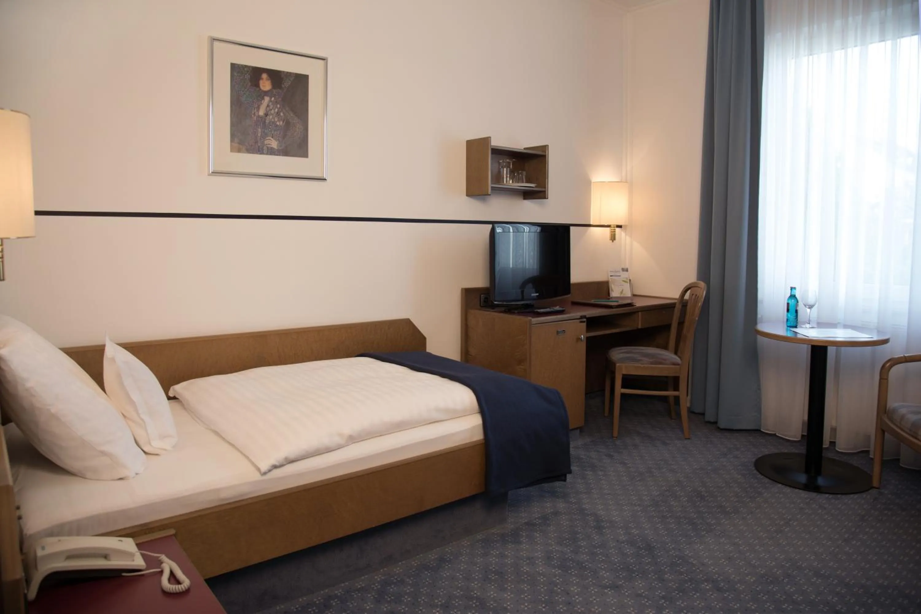 Photo of the whole room, Bed in Parkhotel Bad Homburg