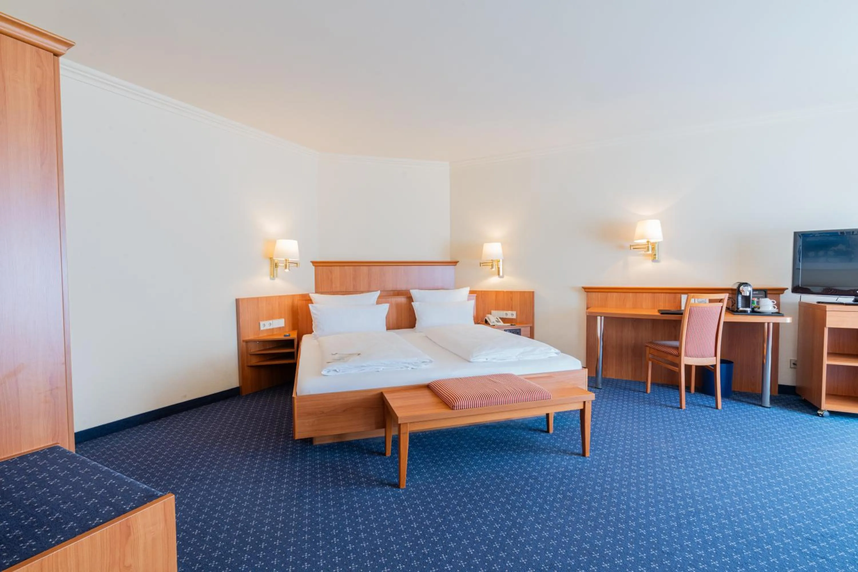 Bed in Parkhotel Bad Homburg