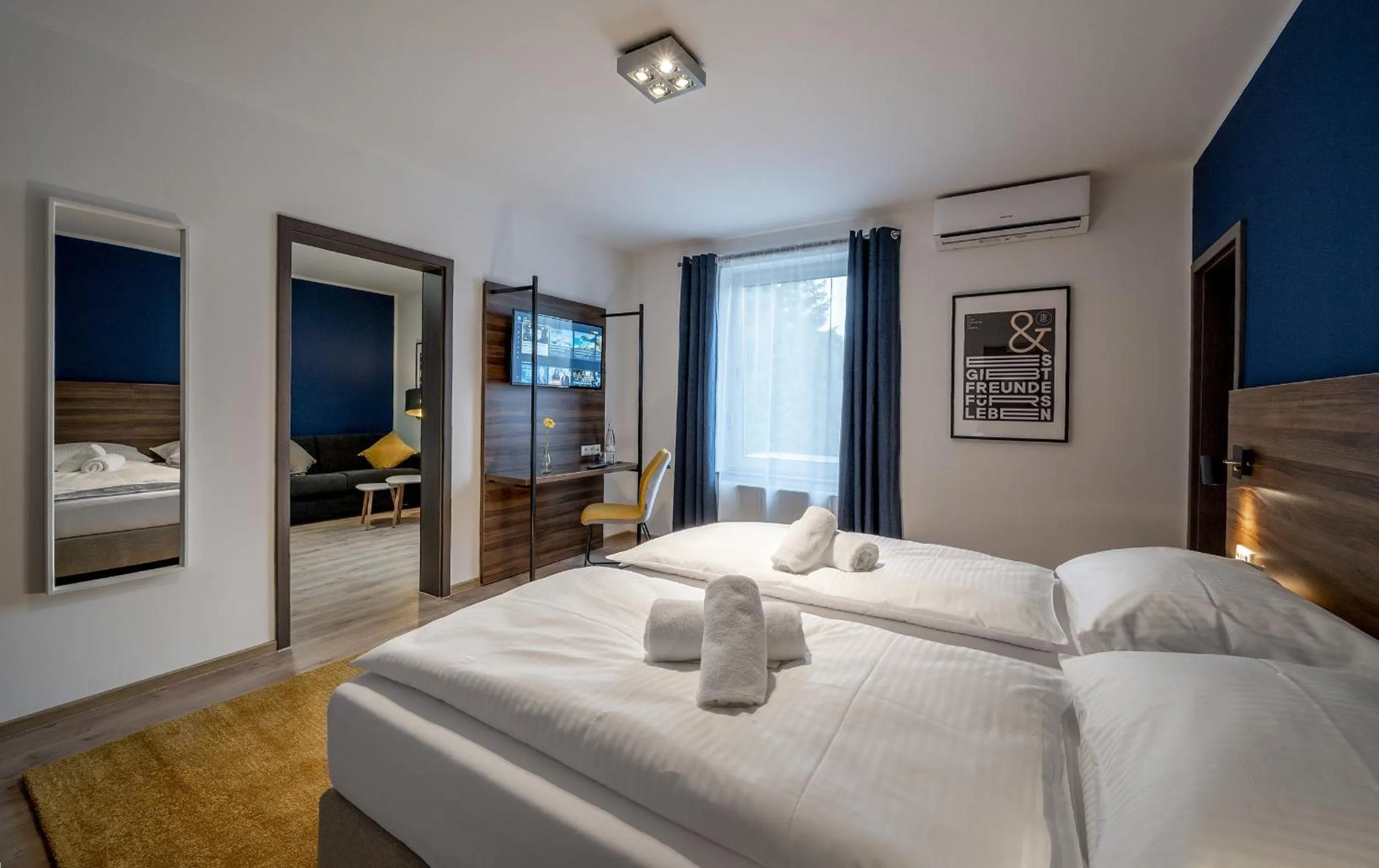 Photo of the whole room, Bed in Hotel Zu Freunden